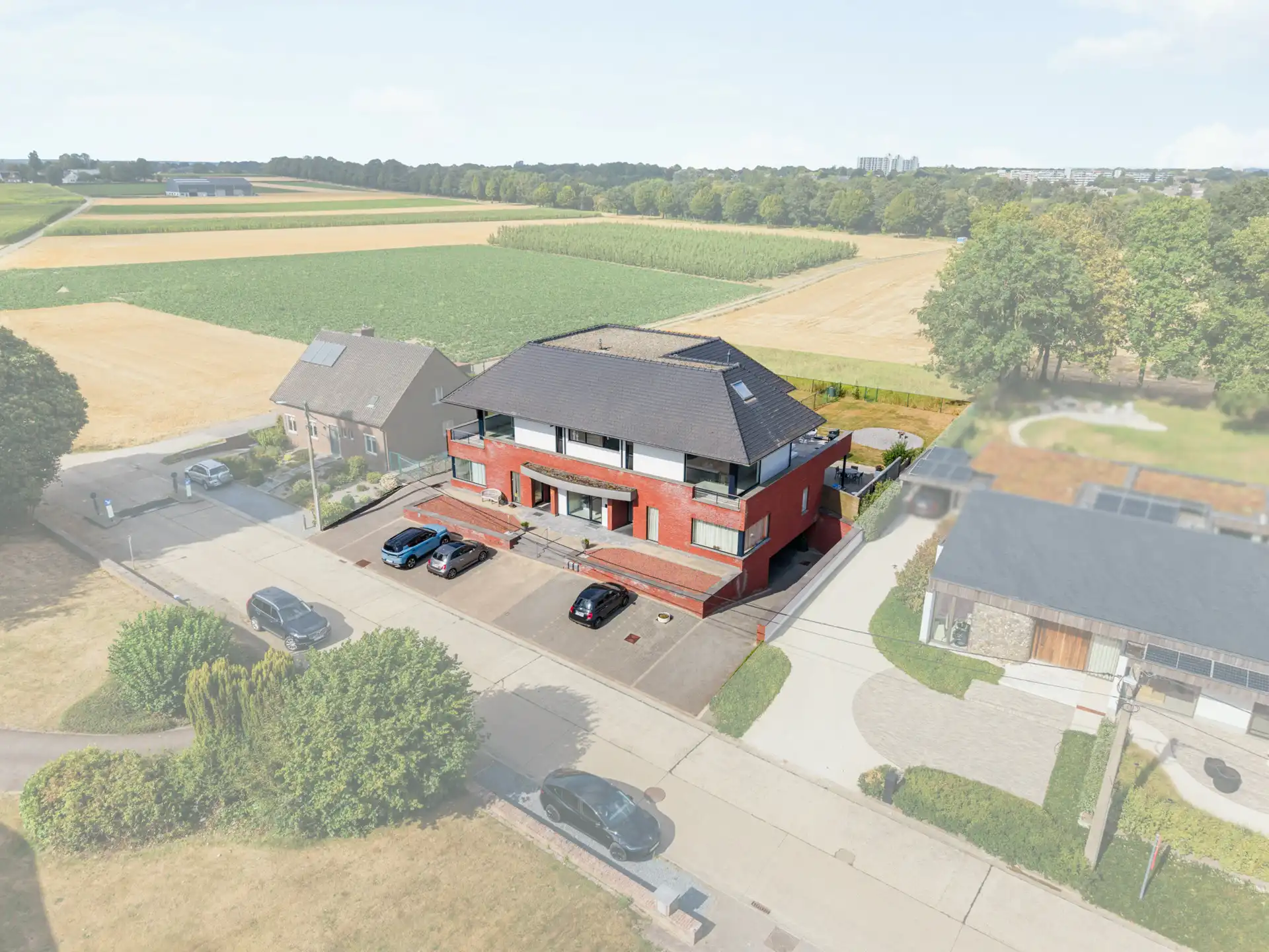 Exclusief wooncomplex met penthouse te Vroenhoven foto {{pictureIndex}}