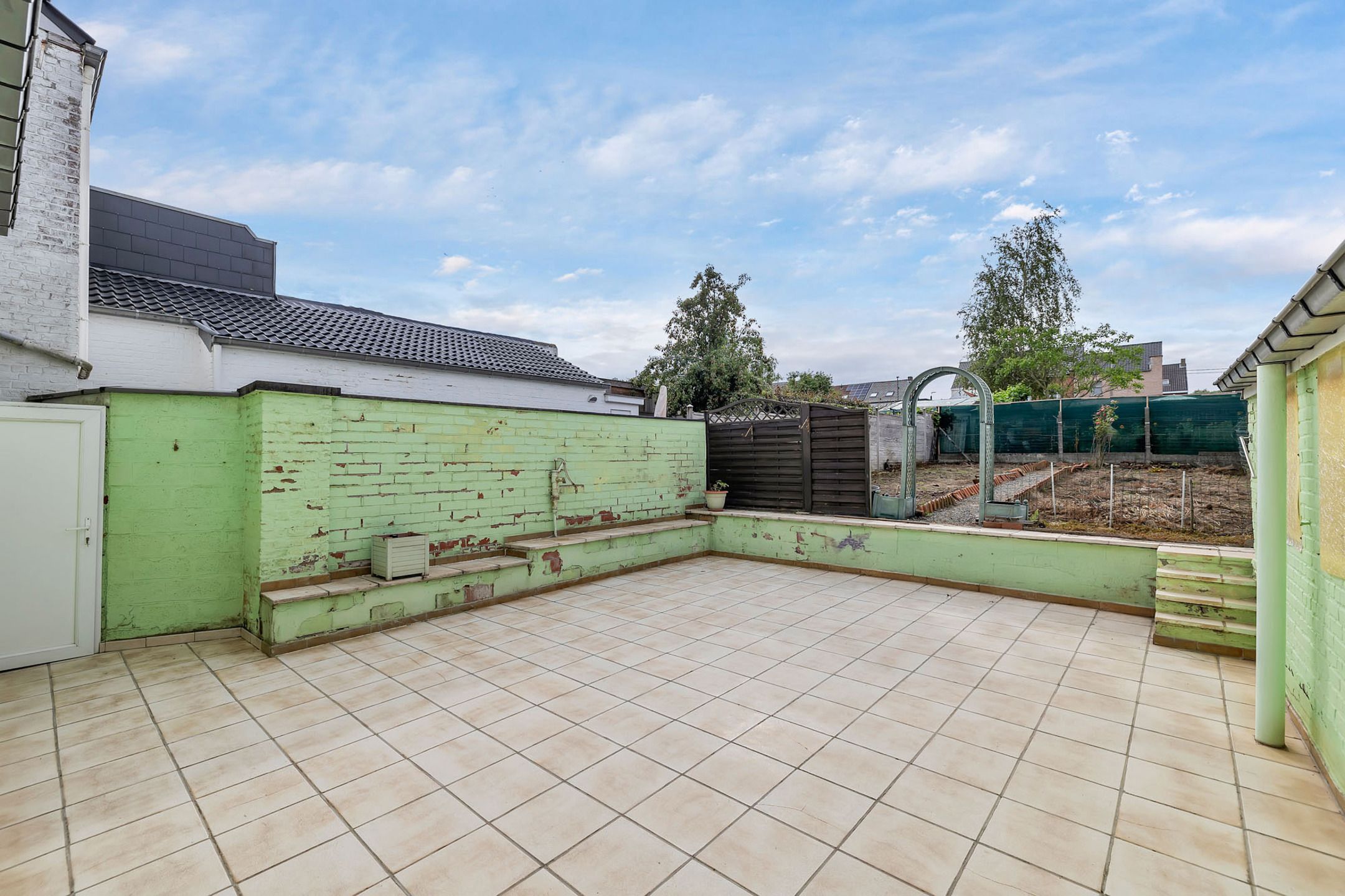 Verder te renoveren woning met garage en tuin te Okegem foto 19