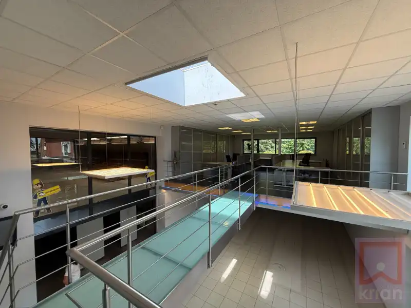 Instapklaar bedrijfsgebouw van 758 m² foto 8