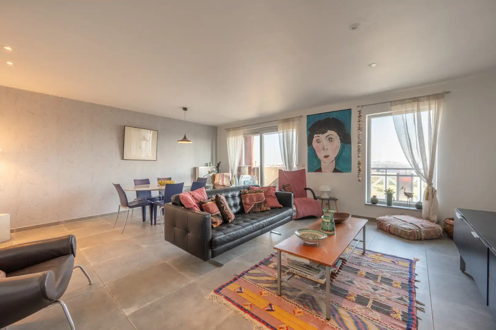 Instapklaar appartement met terras en autostaanplaats incl foto 3