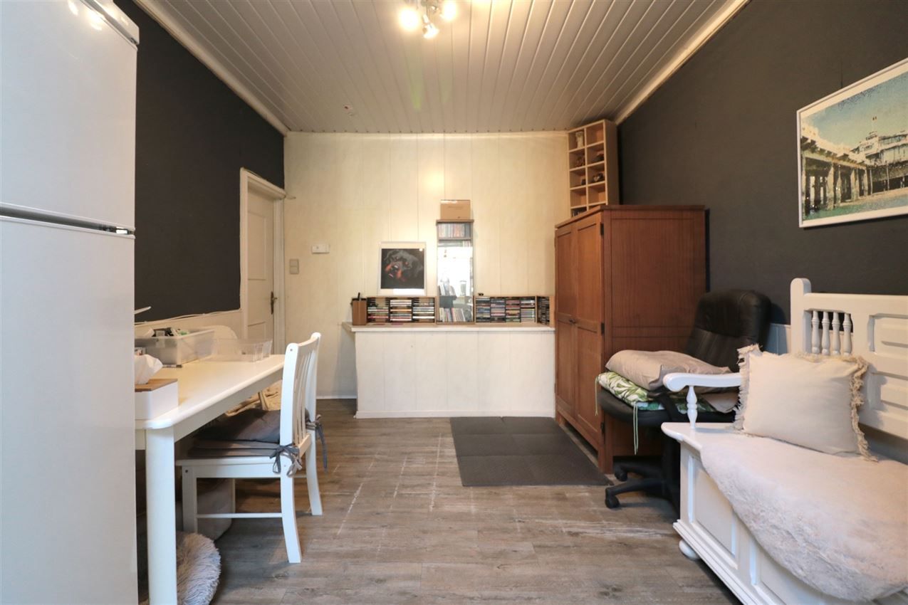 omgeving station en ziekenhuis, stadstuin, label D, neogotische stijl foto 18