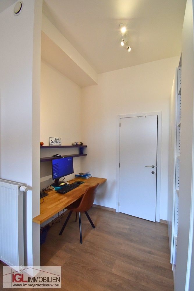 Stijlvol en ruim 1-slaapkamerappartement met zonnig terras! foto 5