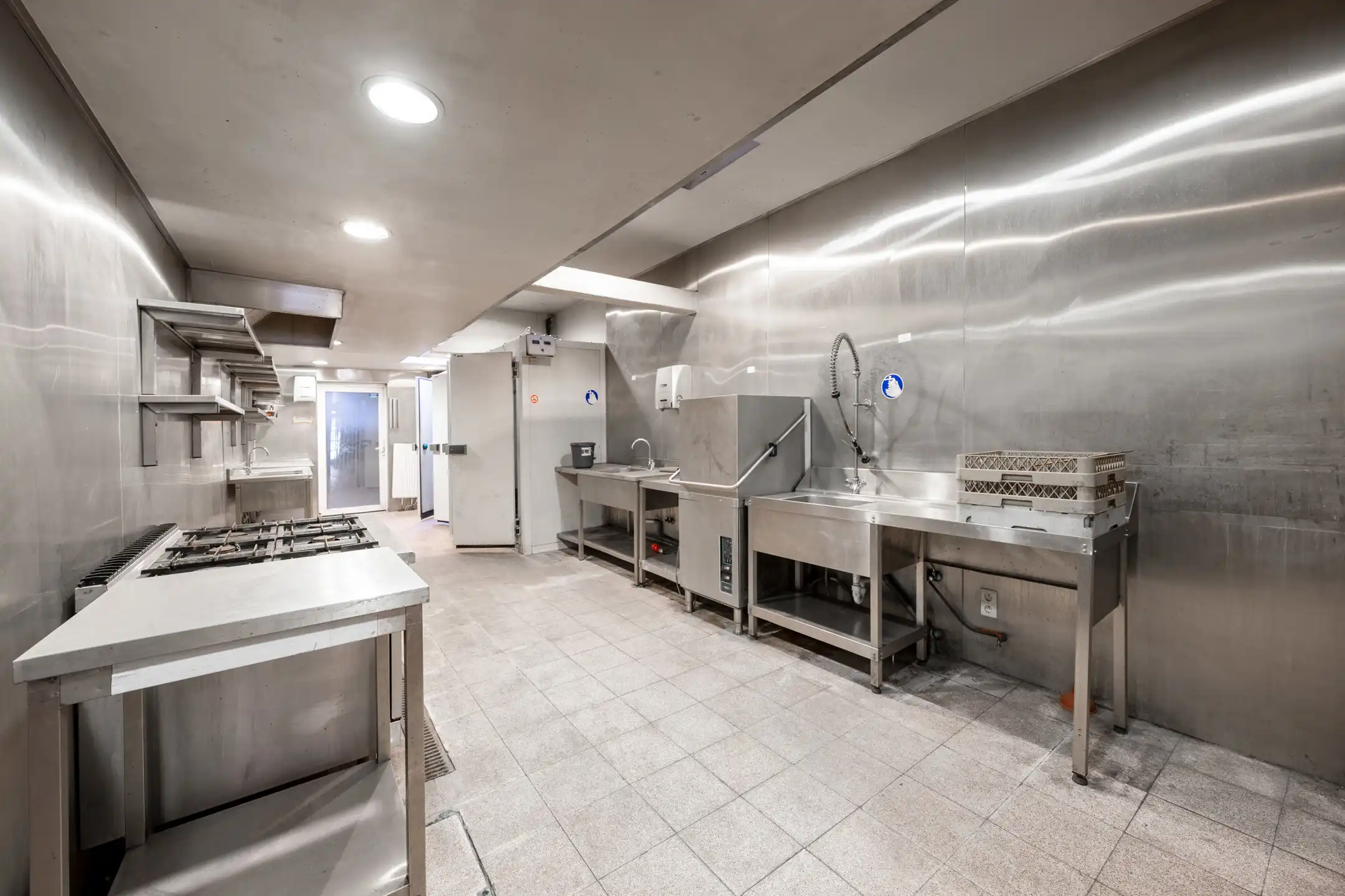 Handelspand +te renoveren appartement op centrale ligging  foto 5