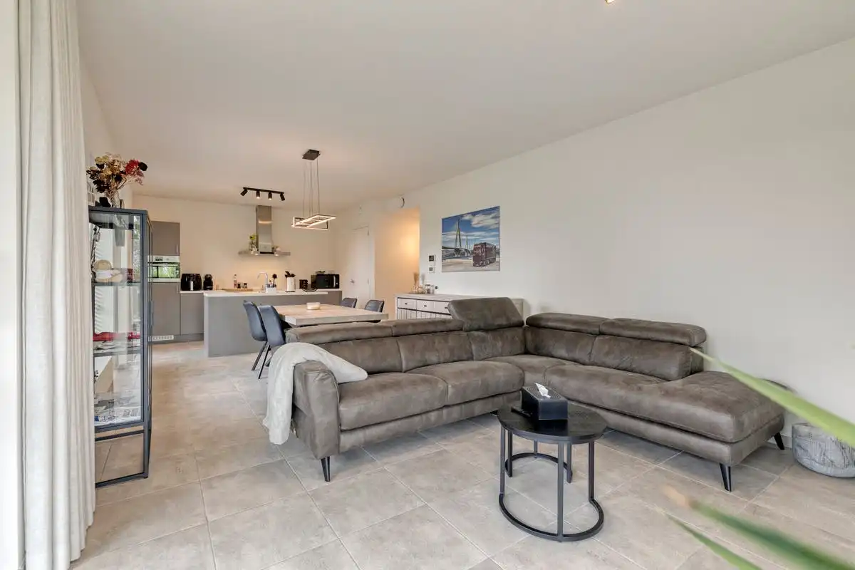 Appartement te koop omgeven door groen en water in Harelbeke foto 6