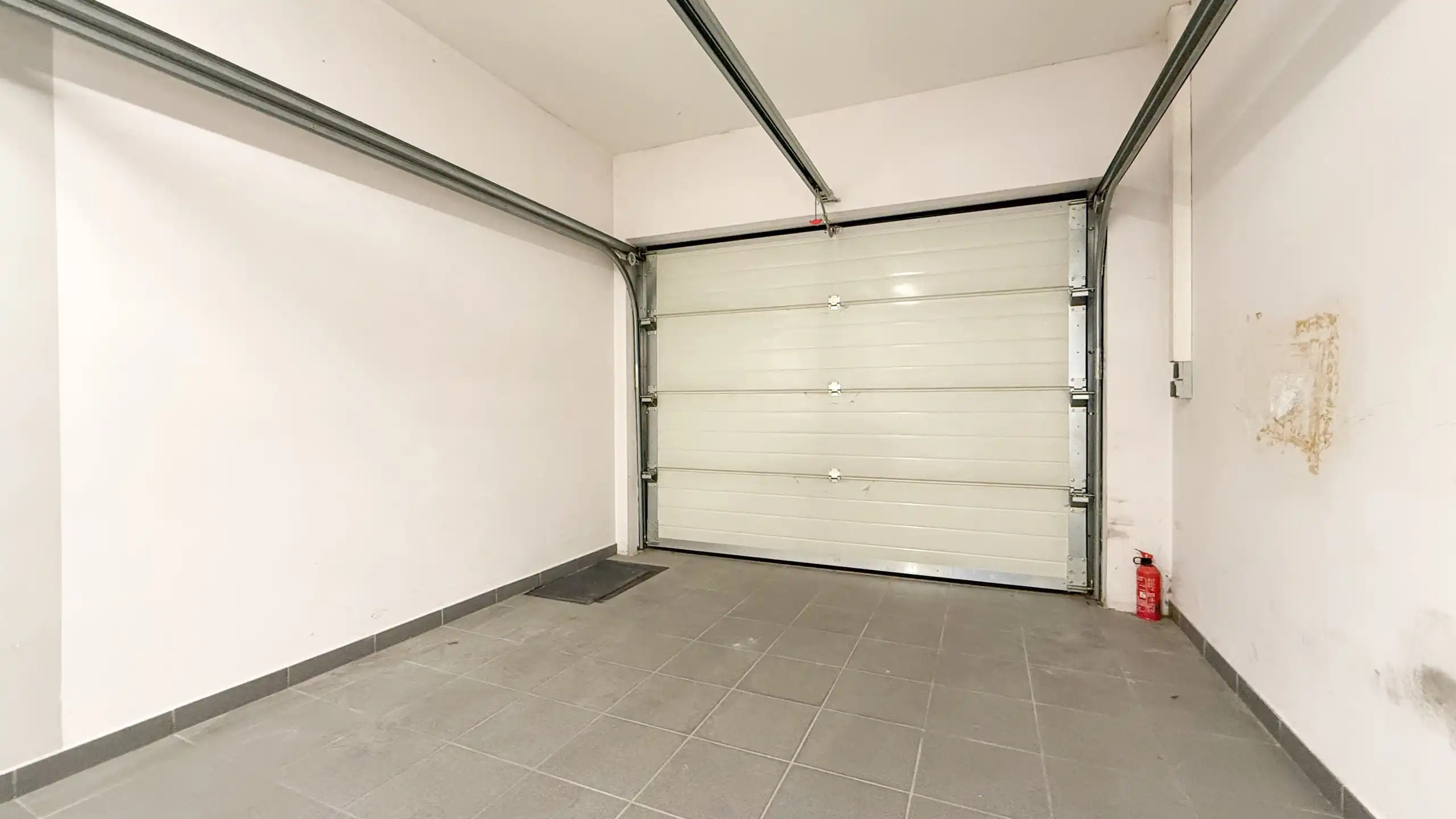 Opbrengsteigendom met Appartement en kantoorruimte! foto 41