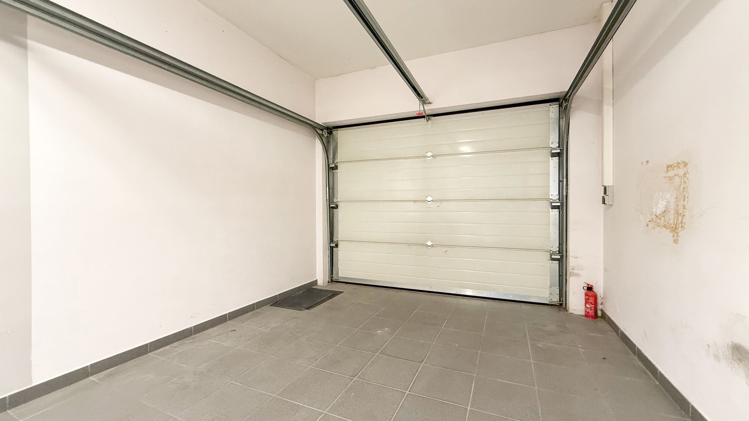 Opbrengsteigendom met Appartement en kantoorruimte! foto 41