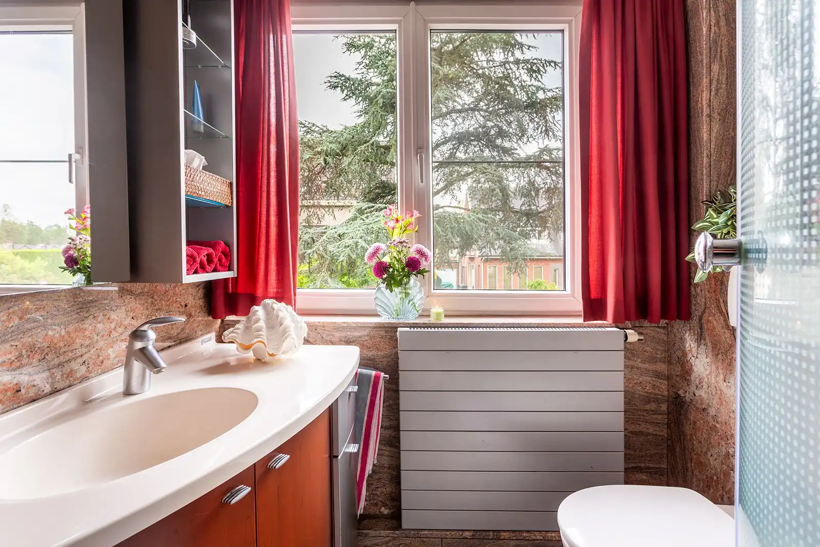 Instapklare bel-etagewoning met 3 slaapkamers en groene tuin foto 35