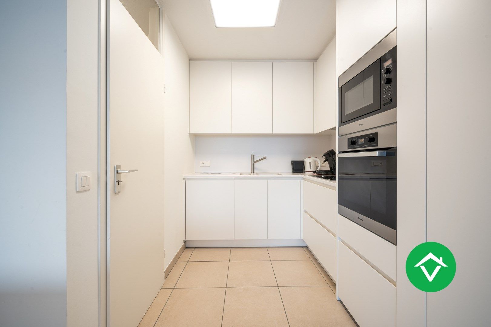 Instapklaar appartement met 2 slaapkamers en grote garage te Nieuwpoort foto 12