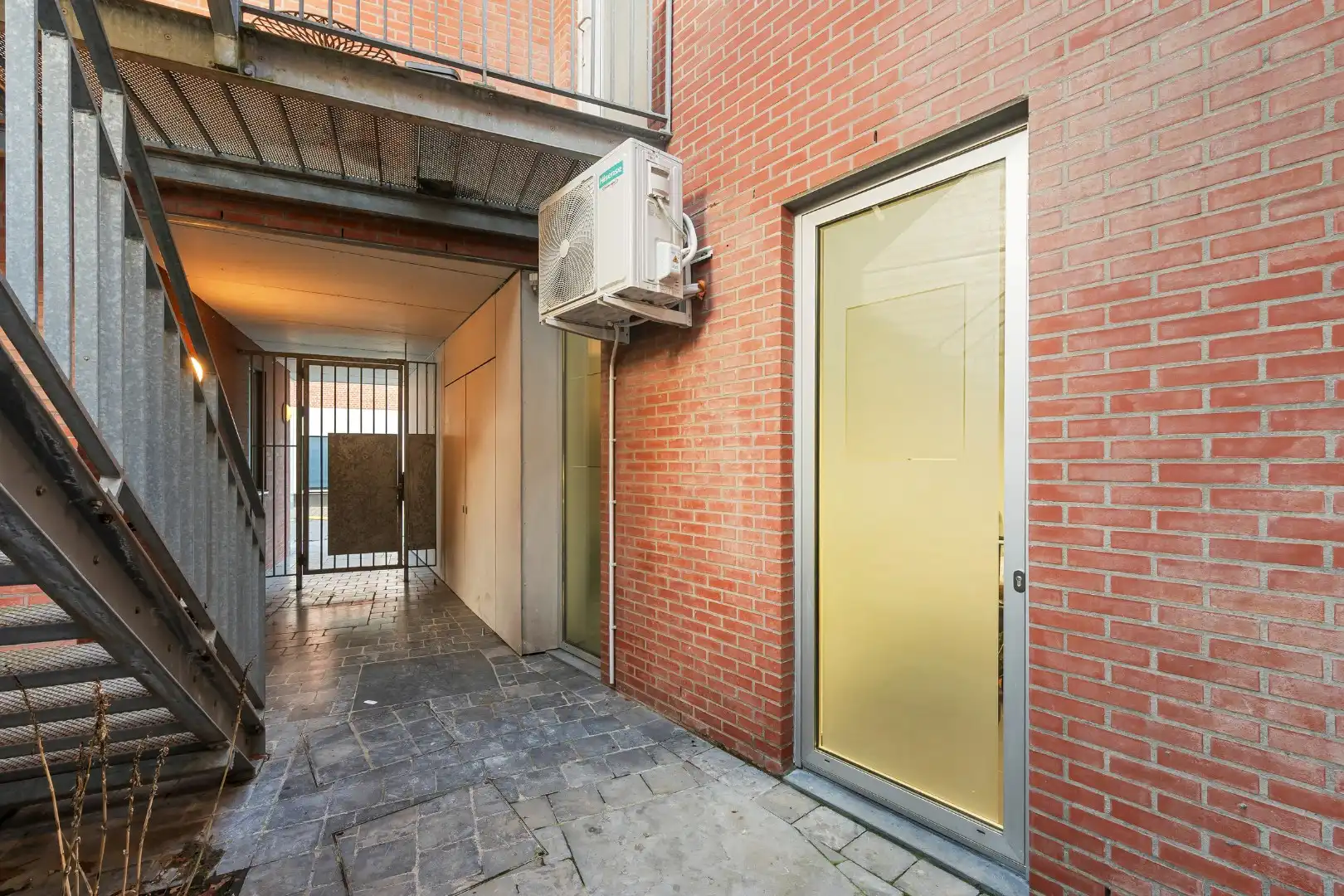 Handelsruimte/kantoor met aparte keuken, opslagplaats en toilet op Dadizele-Plaats foto 15