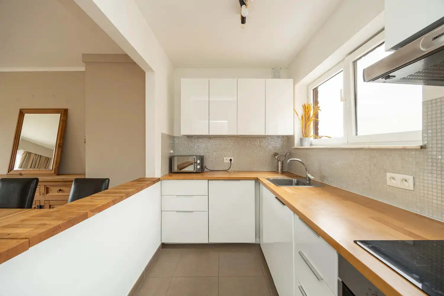 Instapklaar appartement centrum Aartselaar foto 5