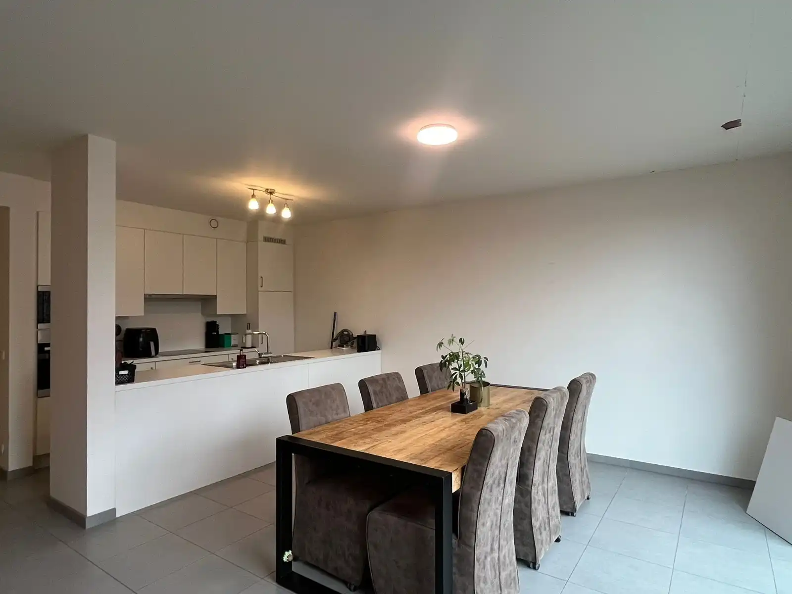 TE HUUR: Energiezuinig gelijkvloers appartement met groot terras in centrum Olsene (EPC A) foto 3