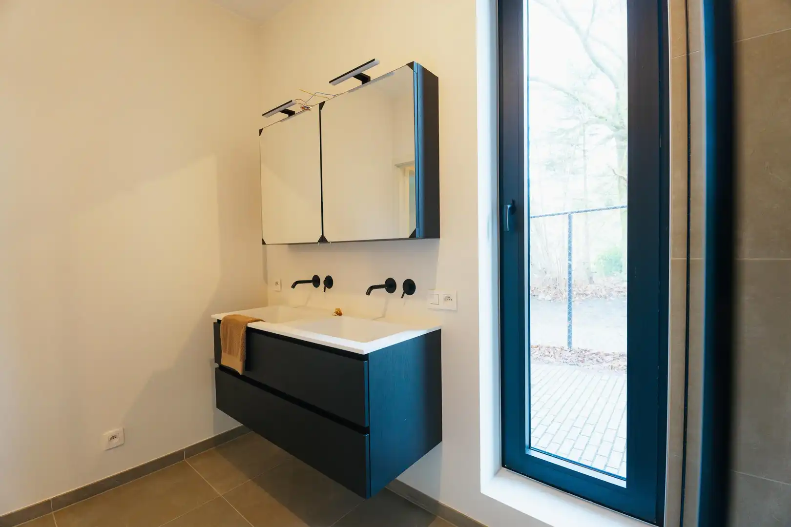 Stijlvol en instapklaar appartement op gelijkvloers. foto 9