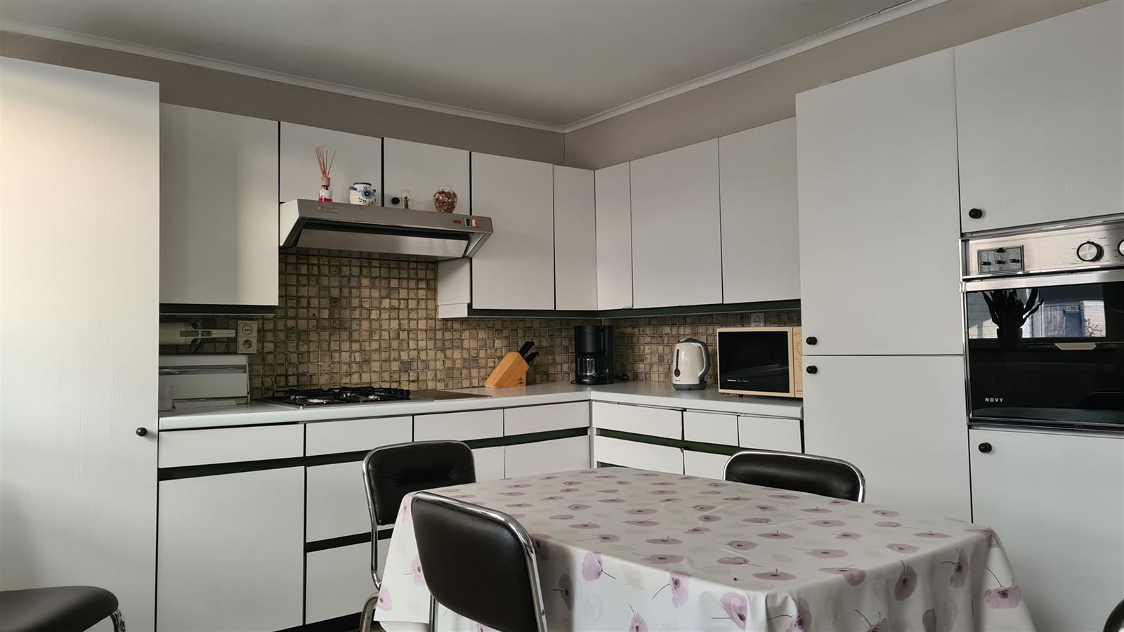 Ruime woning met tal van mogelijkheden en veel lichtinval! foto 9
