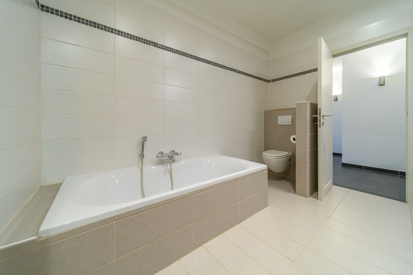 Prachtig loftappartement met 3 slaapkamers op zeer centrale locatie te Geraardsbergen foto 14