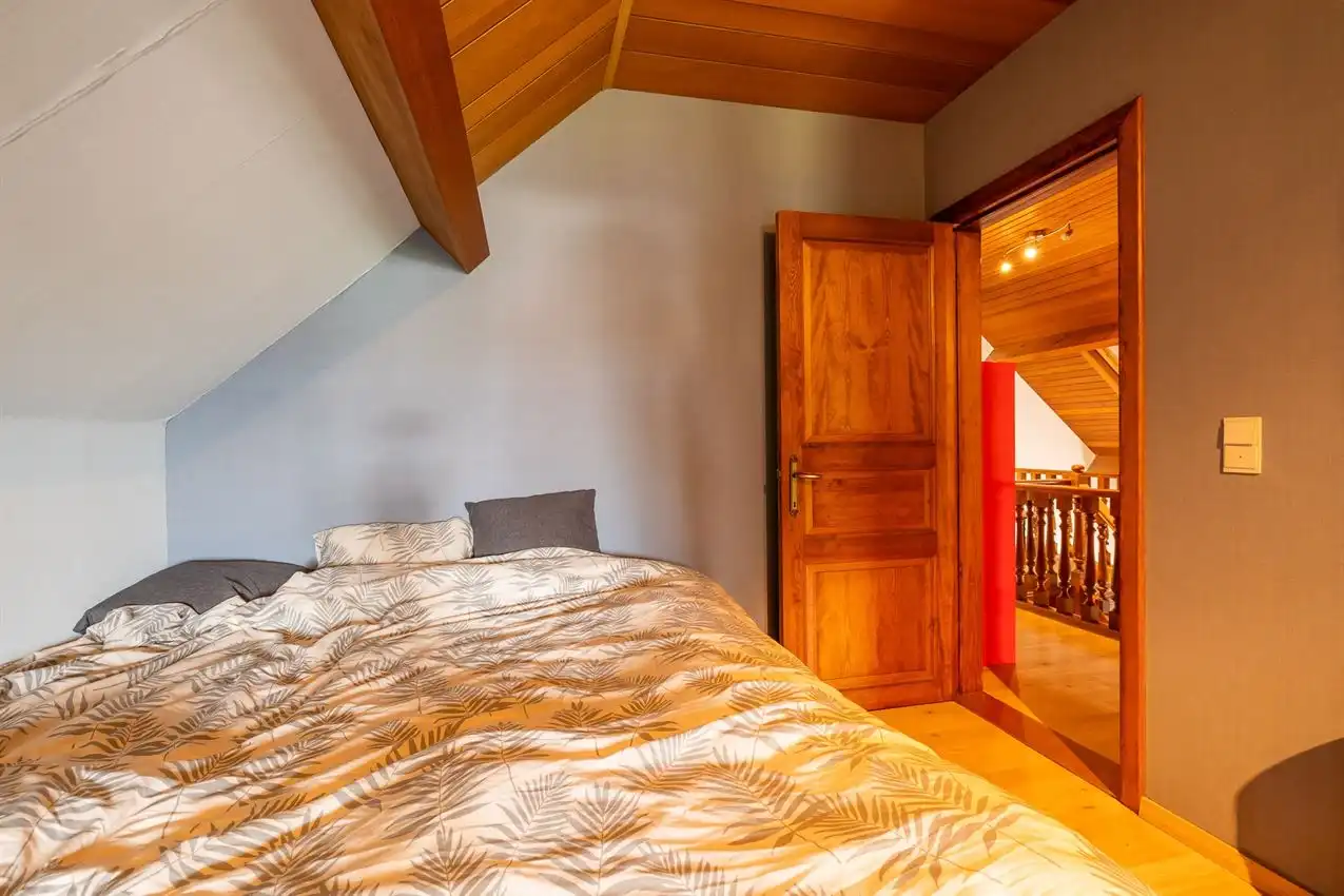 Mooie, ruime villawoning met leuke tuin op rustige locatie foto 31