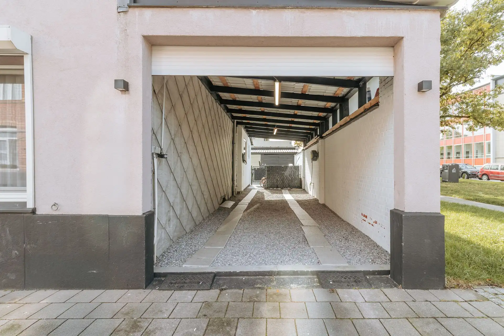 Ruime woning met 3 slpk, 2 parkeerplaatsen en buitenruimte foto 25