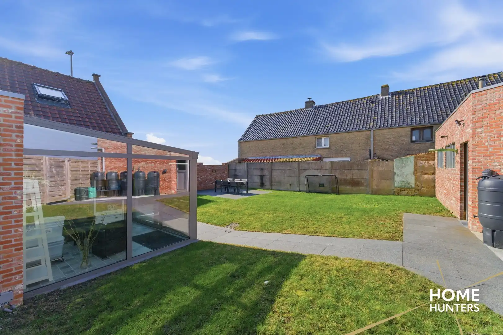 Instapklare hoekwoning in het rustige Leffinge! foto 14