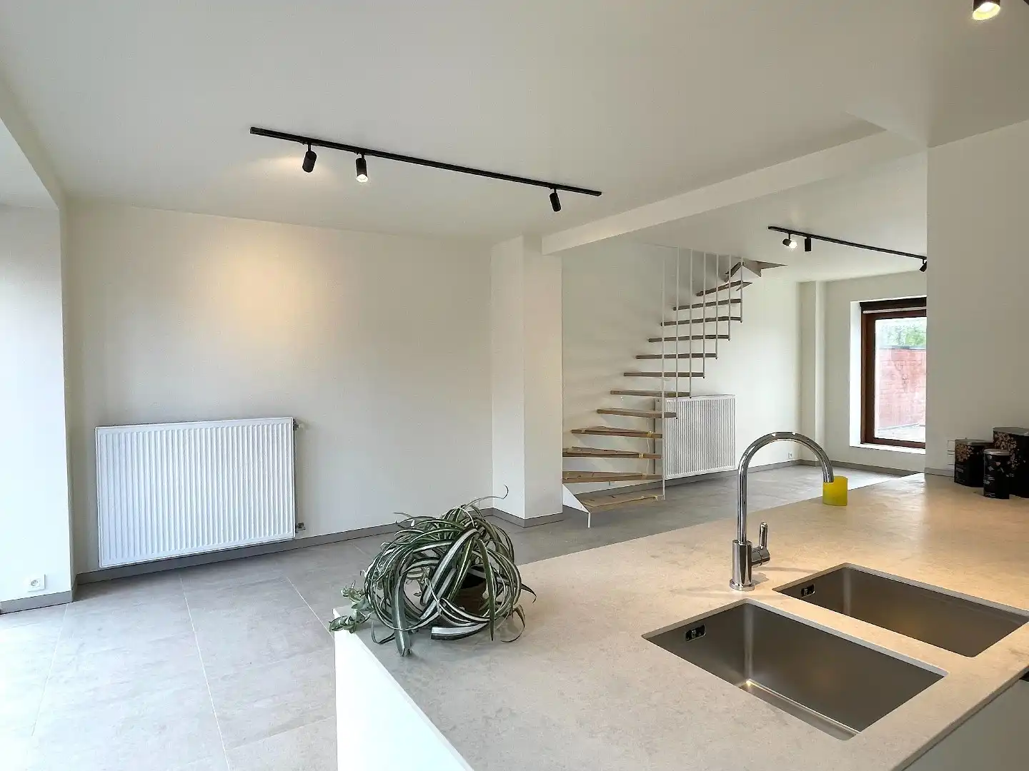 Prachtig, lichtrijk duplex-appartement in hartje Wevelgem!  foto 11