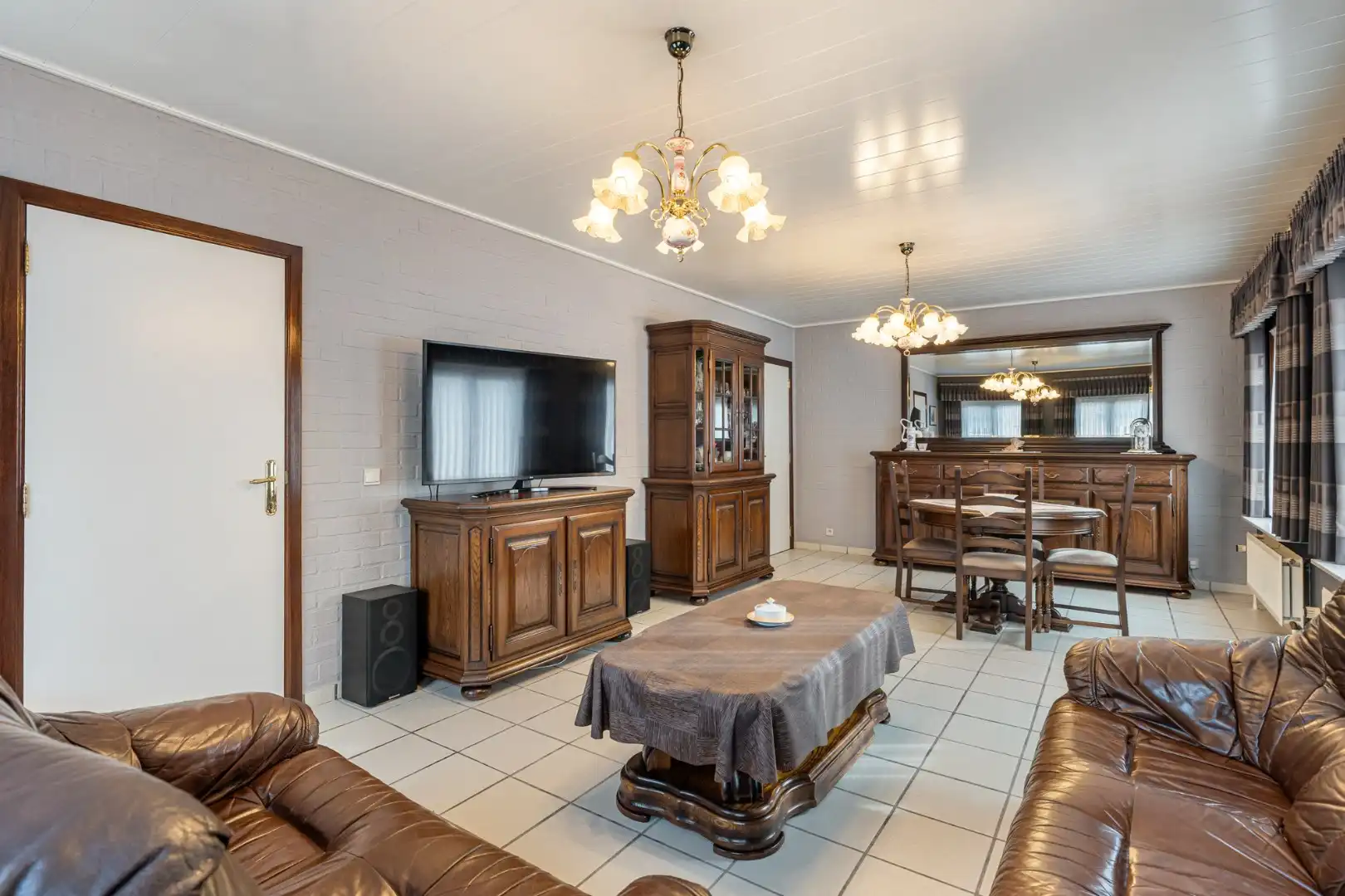 Verzorgde gezinswoning op een perceel van 9a08ca, gebouwd in 1988 op een rustige locatie nabij het centrum van Neeroeteren!  foto 8