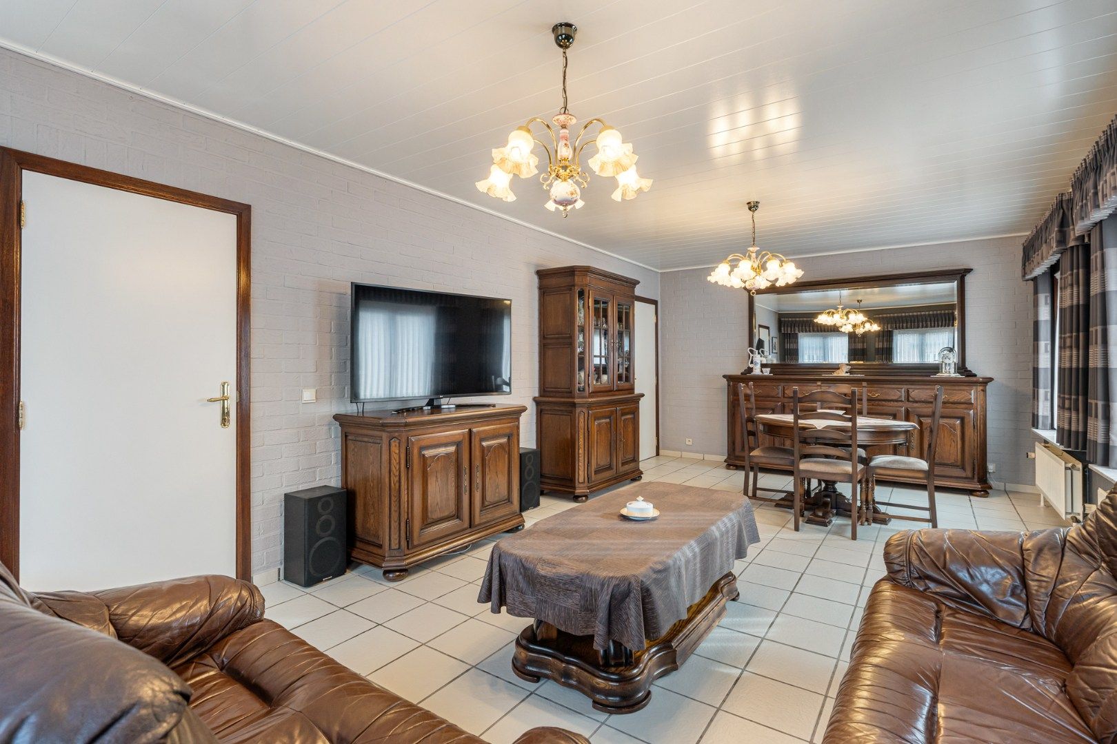 Verzorgde gezinswoning op een perceel van 9a08ca, gebouwd in 1988 op een rustige locatie nabij het centrum van Neeroeteren!  foto 8