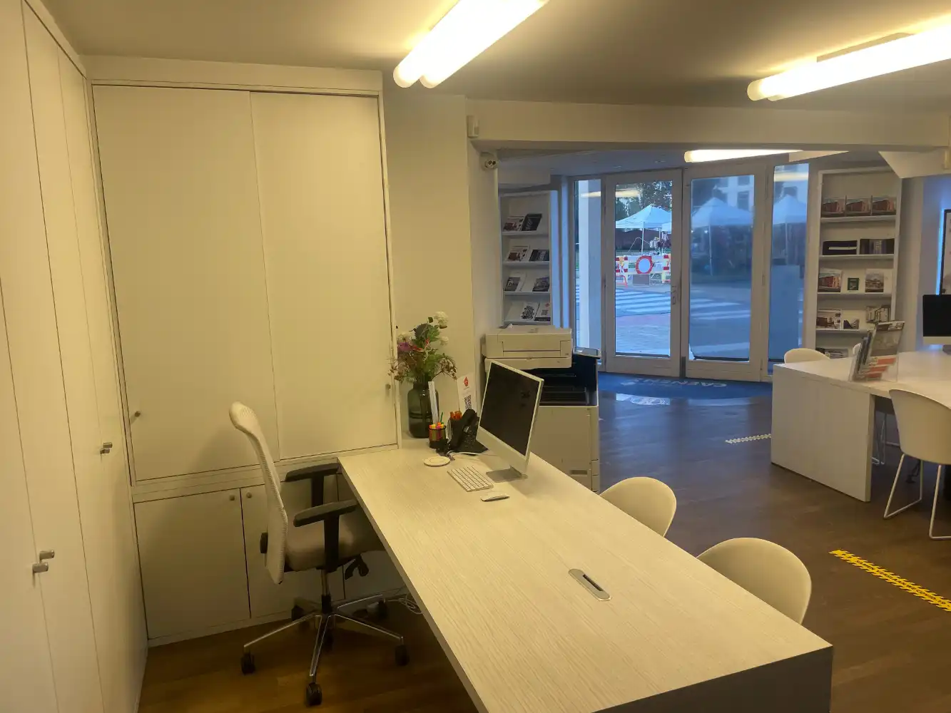 Ruim handelspand te huur aan de jachthaven van Oostende foto 7