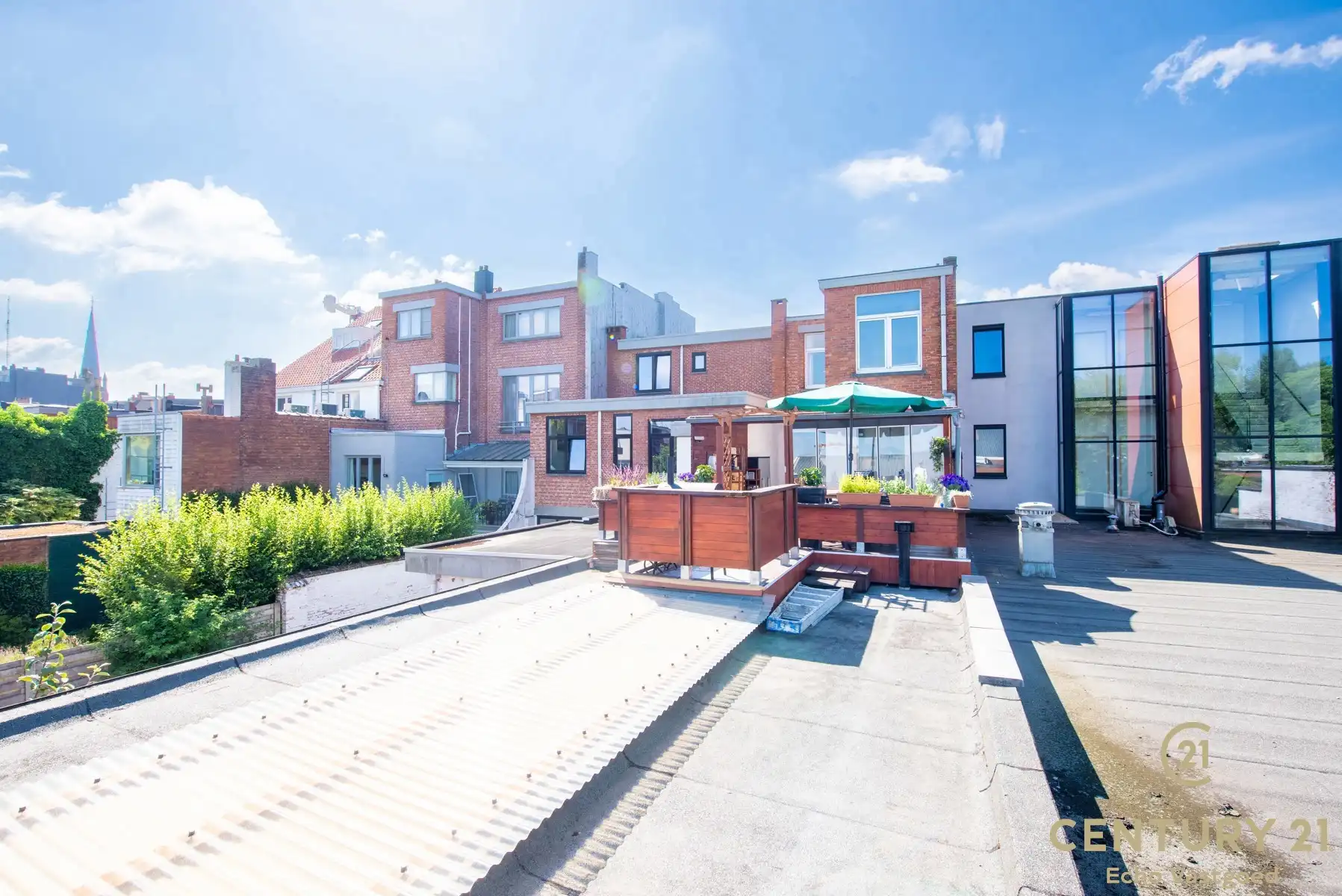 Ruim, startklaar handelspand met woonst op toplocatie foto 24