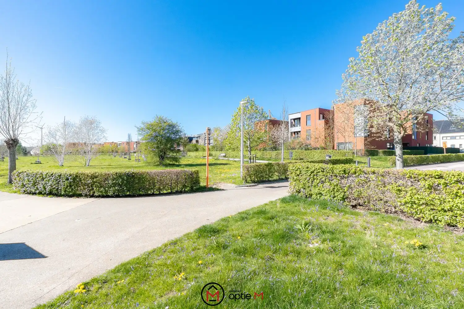 Instapklare ruime woning te koop kortbij het centrum van Hasselt foto 2