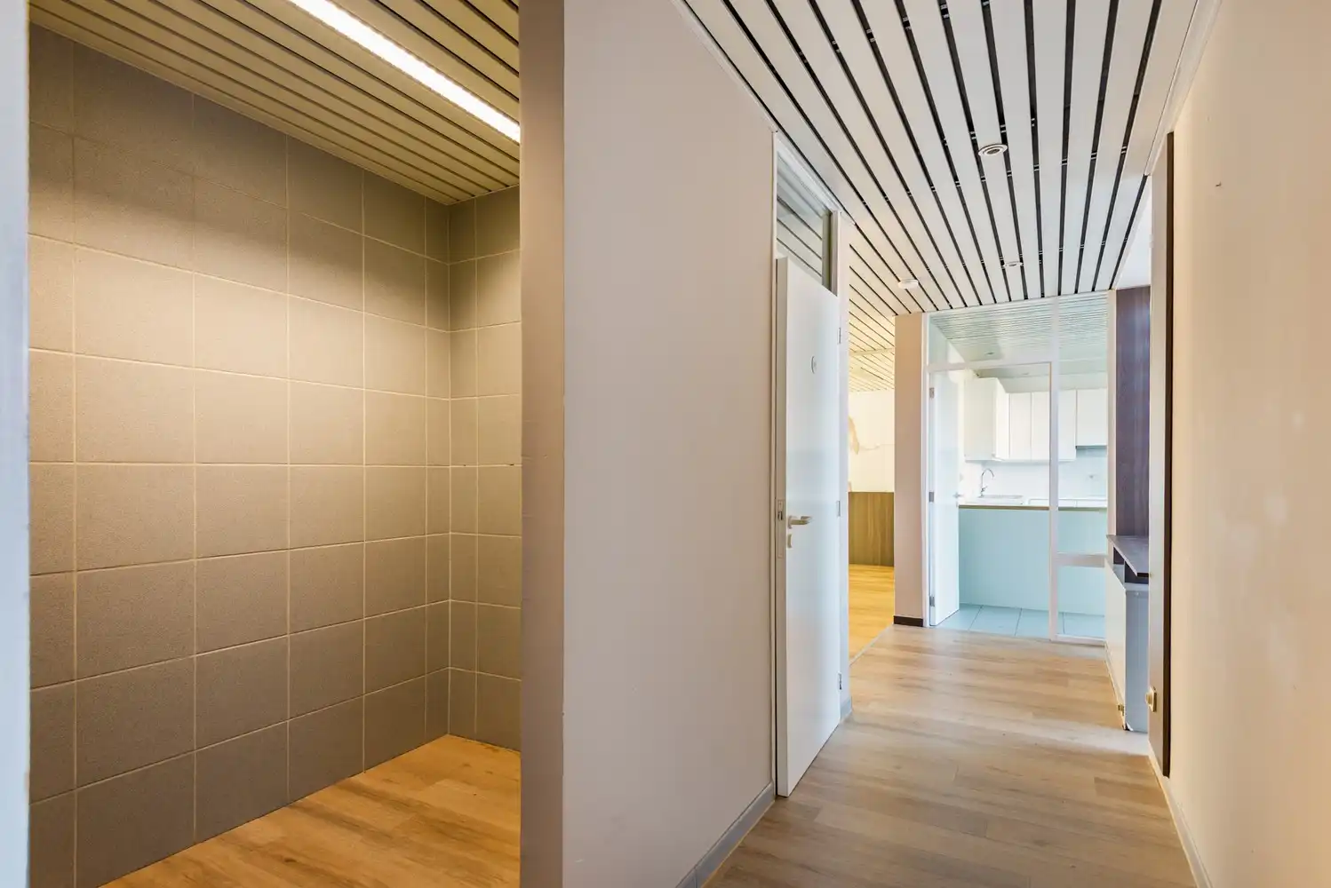 Handelsgelijkvloers in het centrum van Wijnegem! foto 20