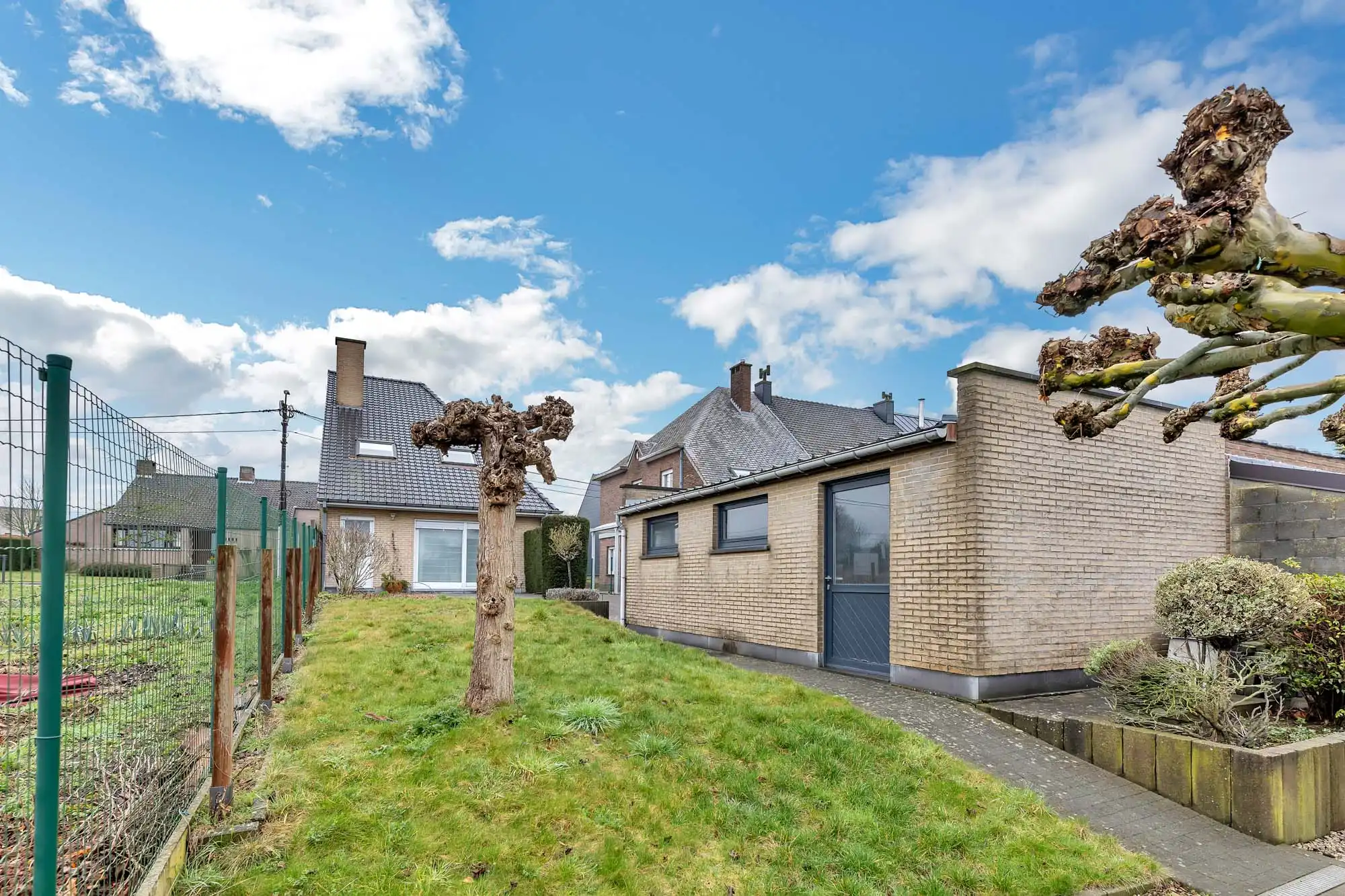 Instapklare HOB met tuin en garage foto 22