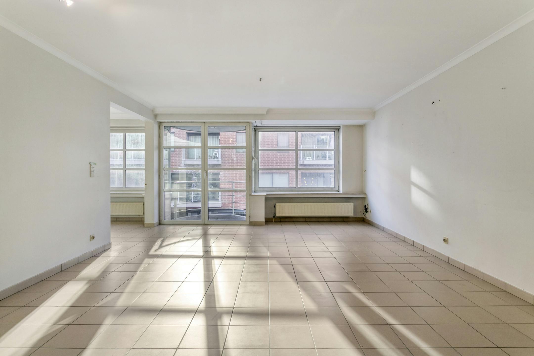 Instapklaar energiezuinig appartement met 2 slaapkamers in hartje Roeselare foto 3