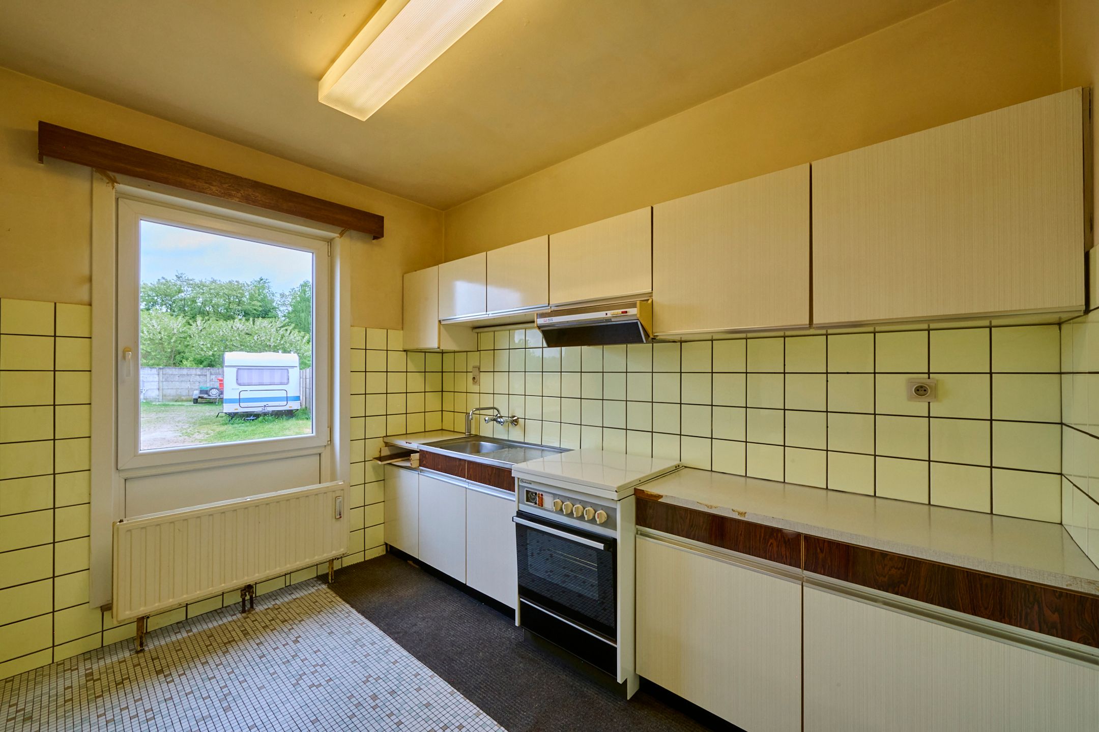 Centraal gelegen glv appartement + berging + garagebox foto 3