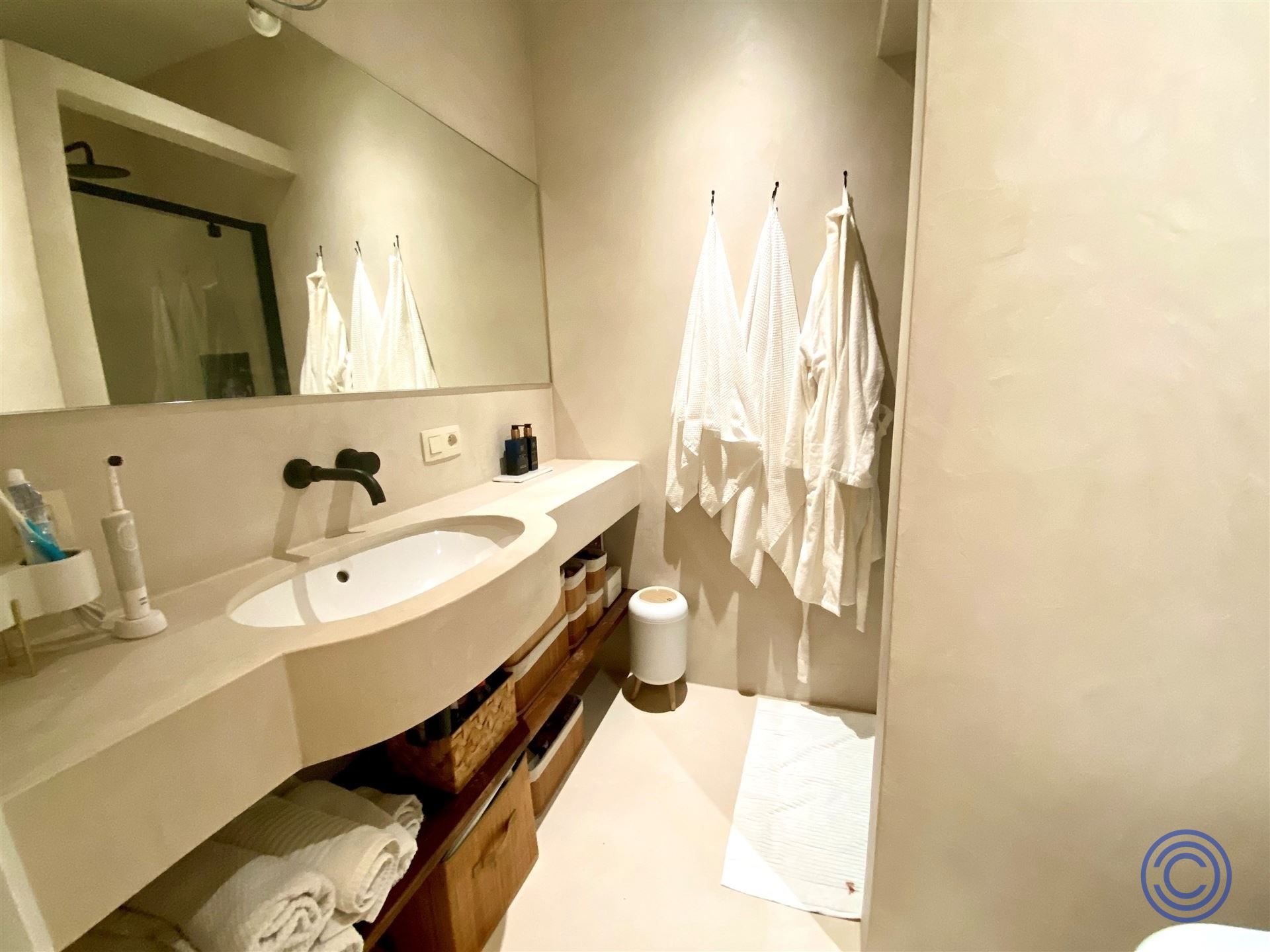 Prachtig gerenoveerd appartement op top ligging!  foto 6