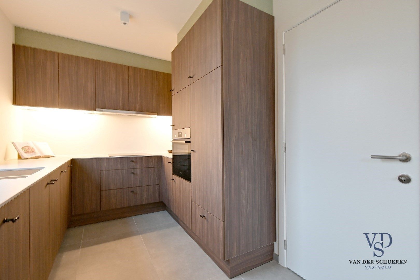 Uitzonderlijke BEN-woning nabij Tiegembos. foto 13