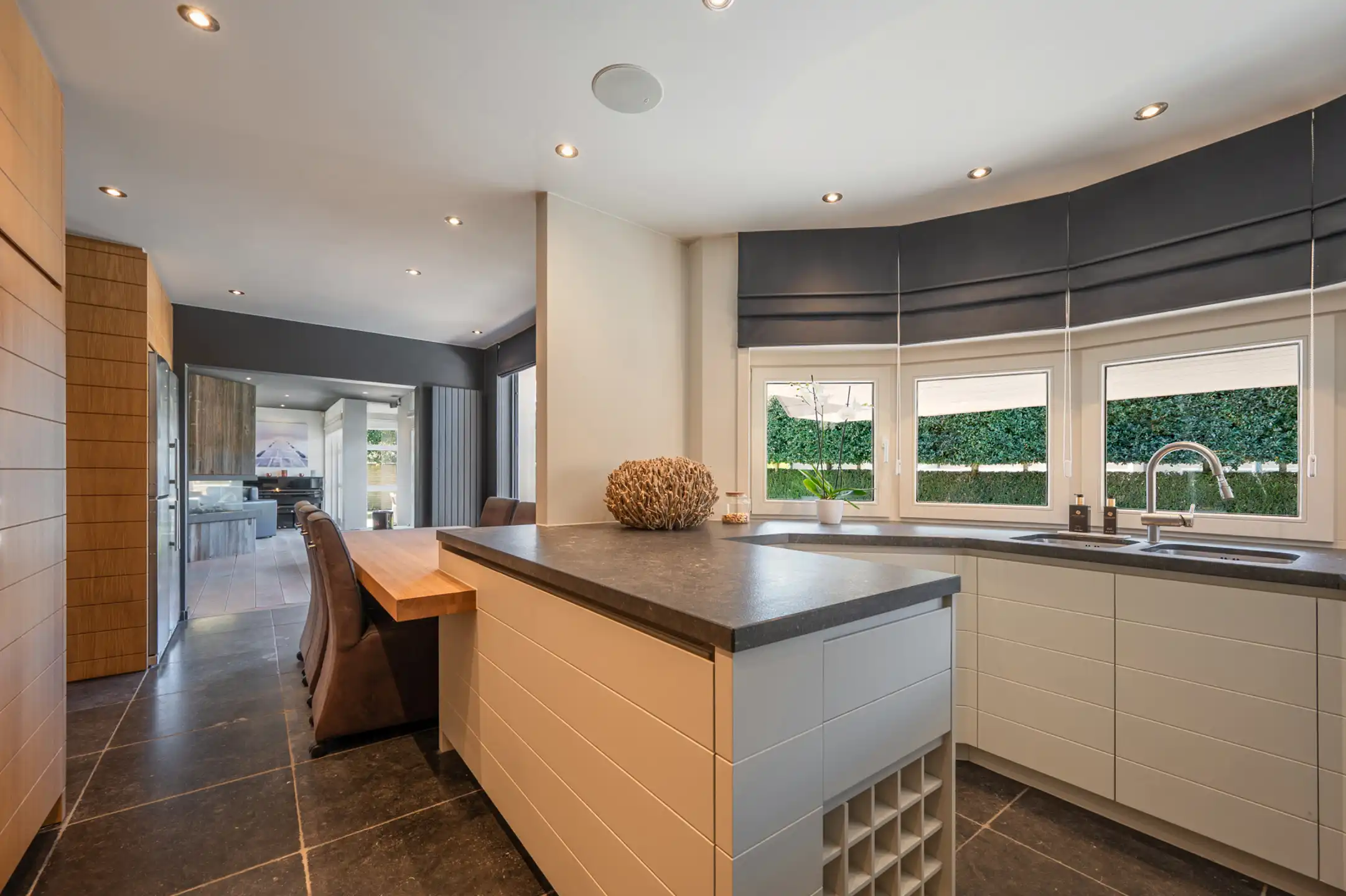 Tijdloze villa met buitenzwembad en exclusief poolhouse foto 10