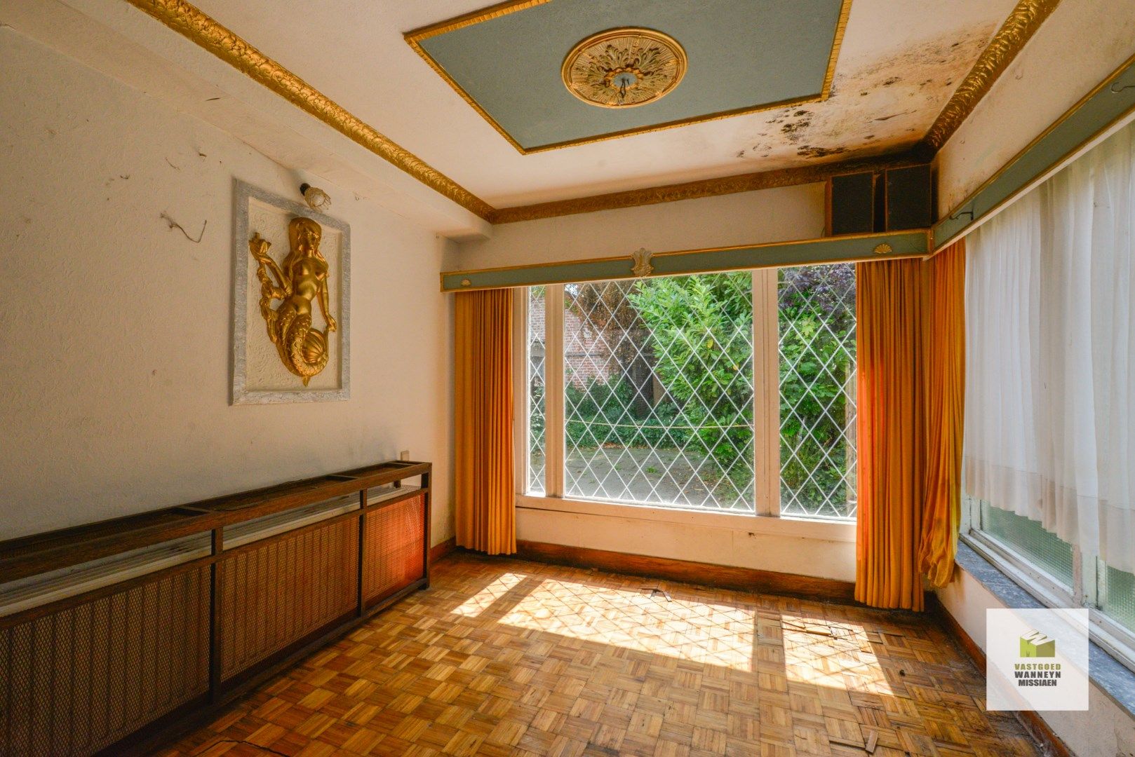 Karaktervolle, te renoveren woning met 3 slaapkamers, diepe tuin, garage met uitweg. foto 5