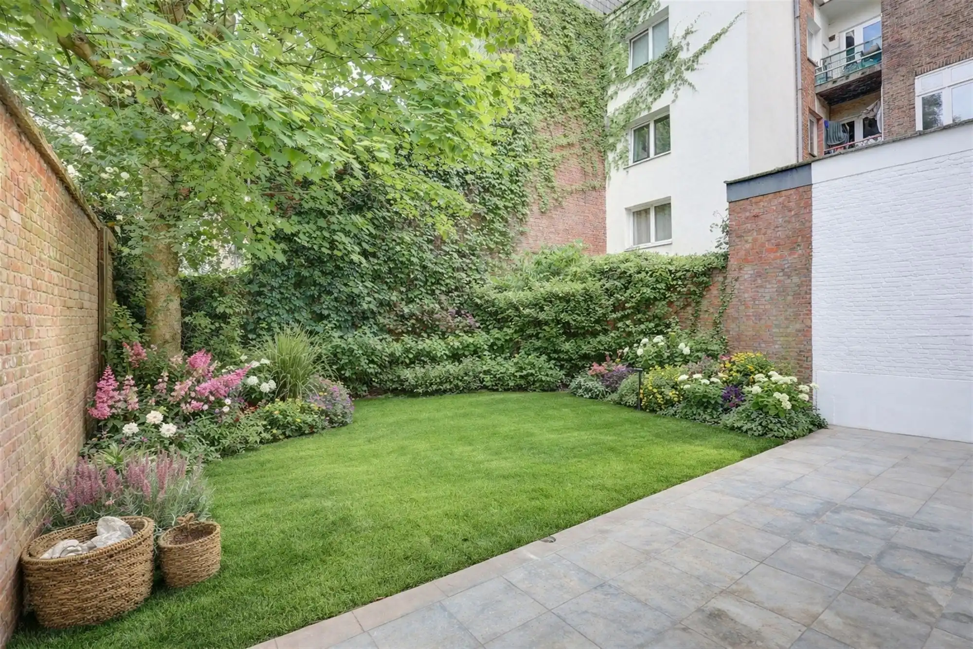 Gerenoveerd gelijkvloers appartement met tuin in Markgravewijk foto 2