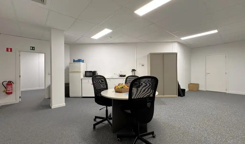 Instapklaar kantoor te huur in industriezone Mechelen-Noord  foto 7