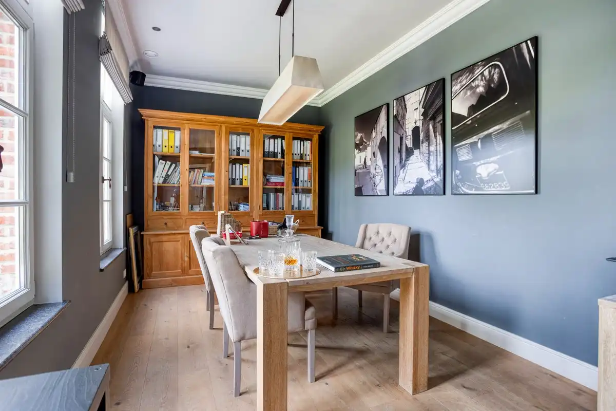 Exclusieve villa met oa 5 slaapkamers en verwarmde zwemvijver  op 2.070 m². foto 14