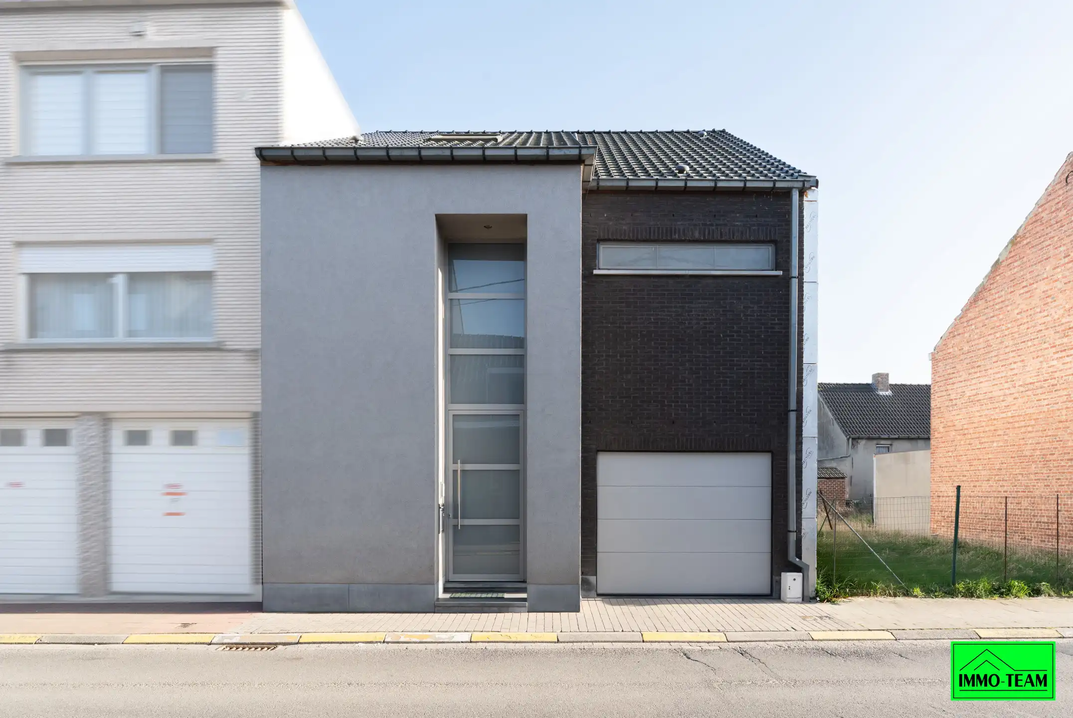 Instapklare, energiezuinige gezinswoning met tuin en garage foto {{pictureIndex}}