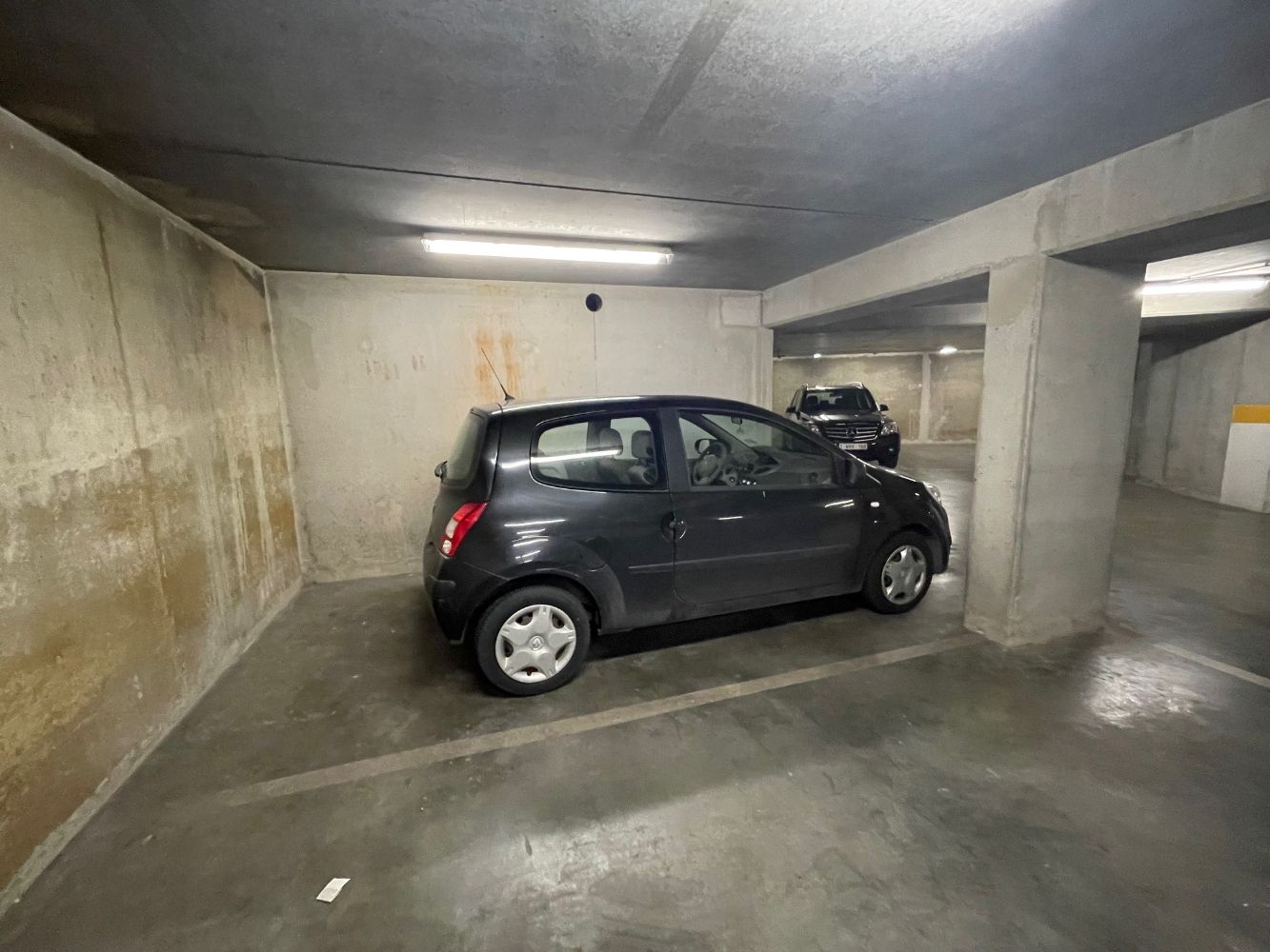 Staanplaats gelegen in een garagecomplex in een gebouw dichtbij het Stationsplein van Blankenberge. foto 8