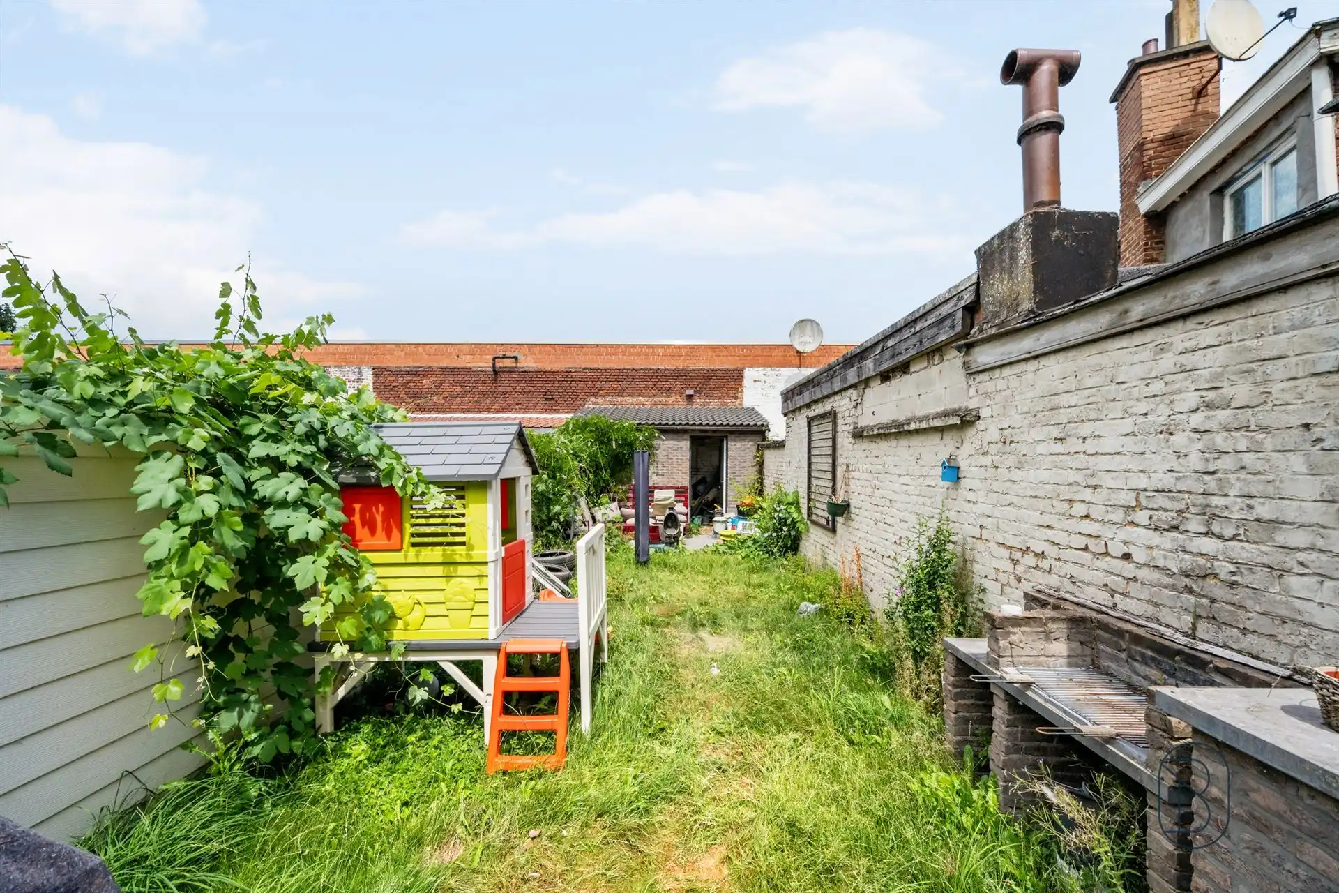 Karaktervolle instapklare woning met 4 slpk en tuin foto 8