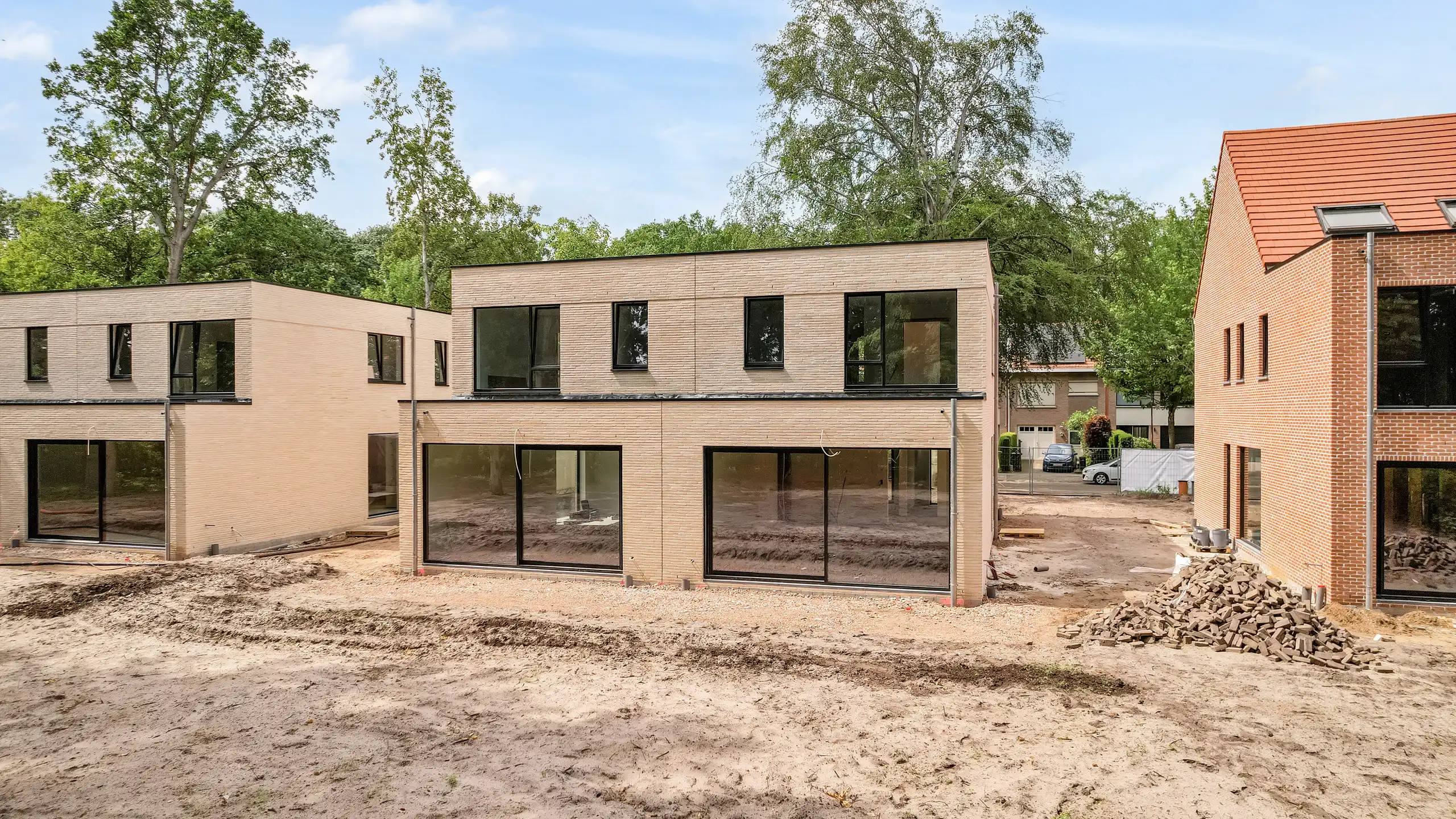 Nieuwbouwproject met halfopen woningen, 4 slpk en 2 badk! foto 3