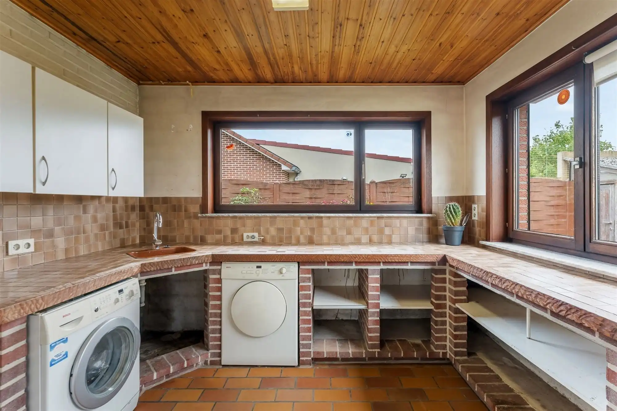 OP TE FRISSEN WONING MET 4 SLAAPKAMERS RUSTIG GELEGEN OP EEN PERCEEL VAN 7A41CA TE PAAL foto 12