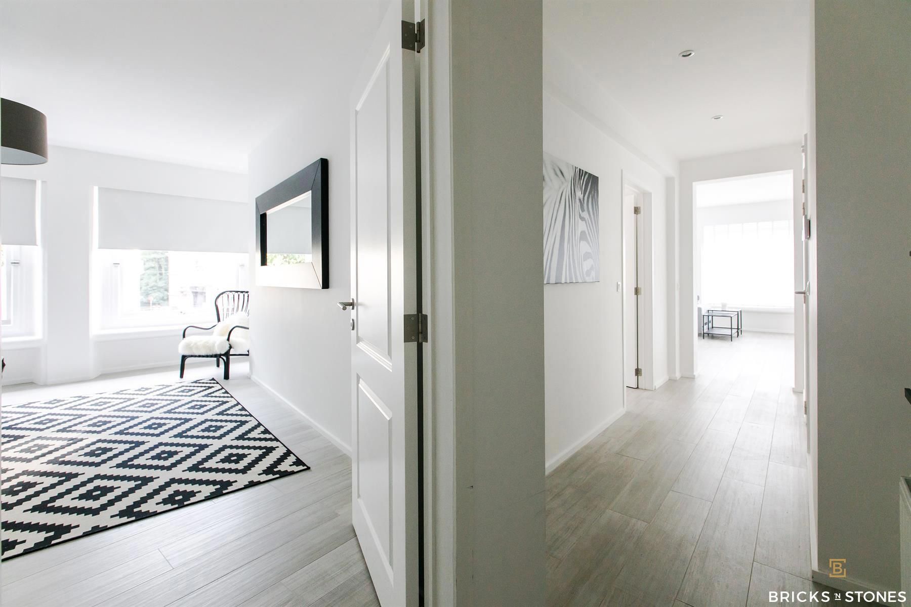 Luxueus gemeubeld twee slaapkamer appartement foto 11