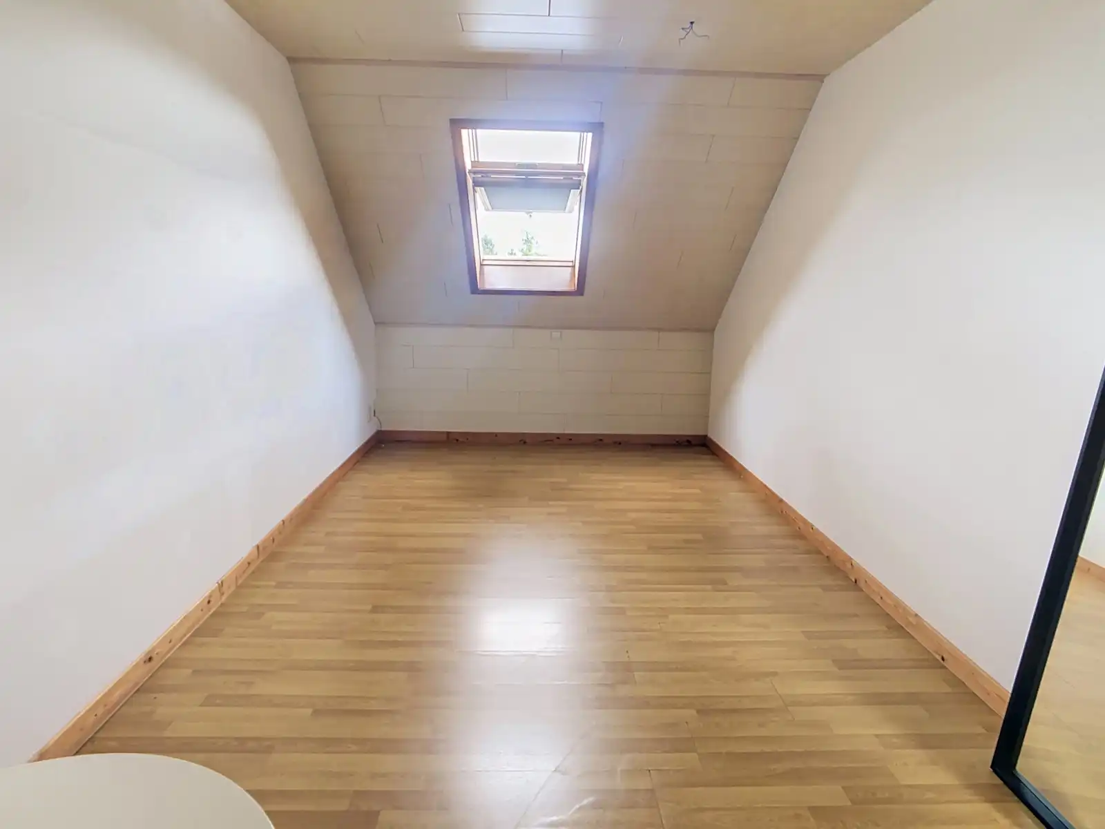 Nabij centrum: woning met 3 slaapkamers, tuin en garage foto 21