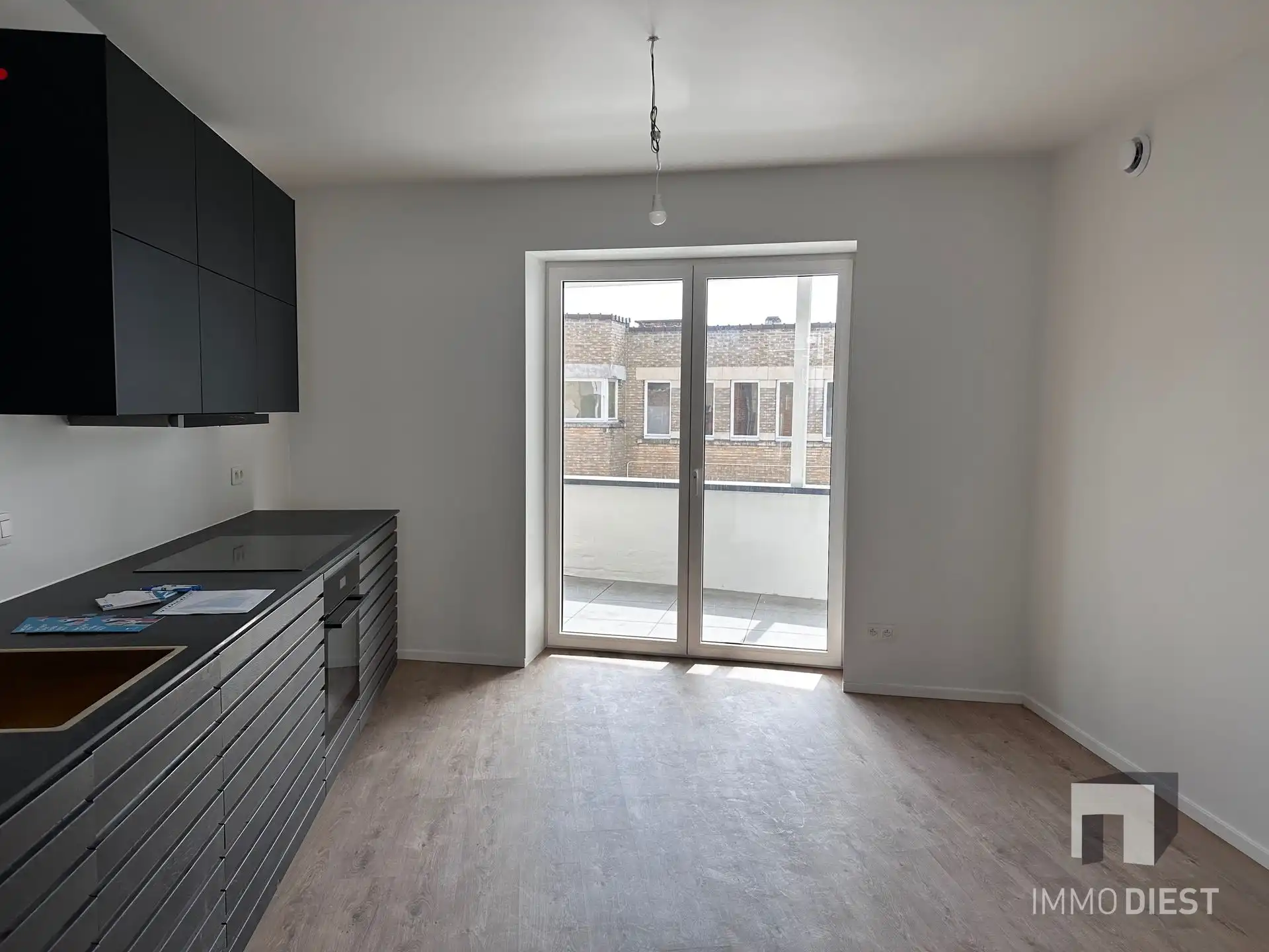 Knap appartement met terras en 2 slpks - centrum Diest - veel lichtinval foto 8