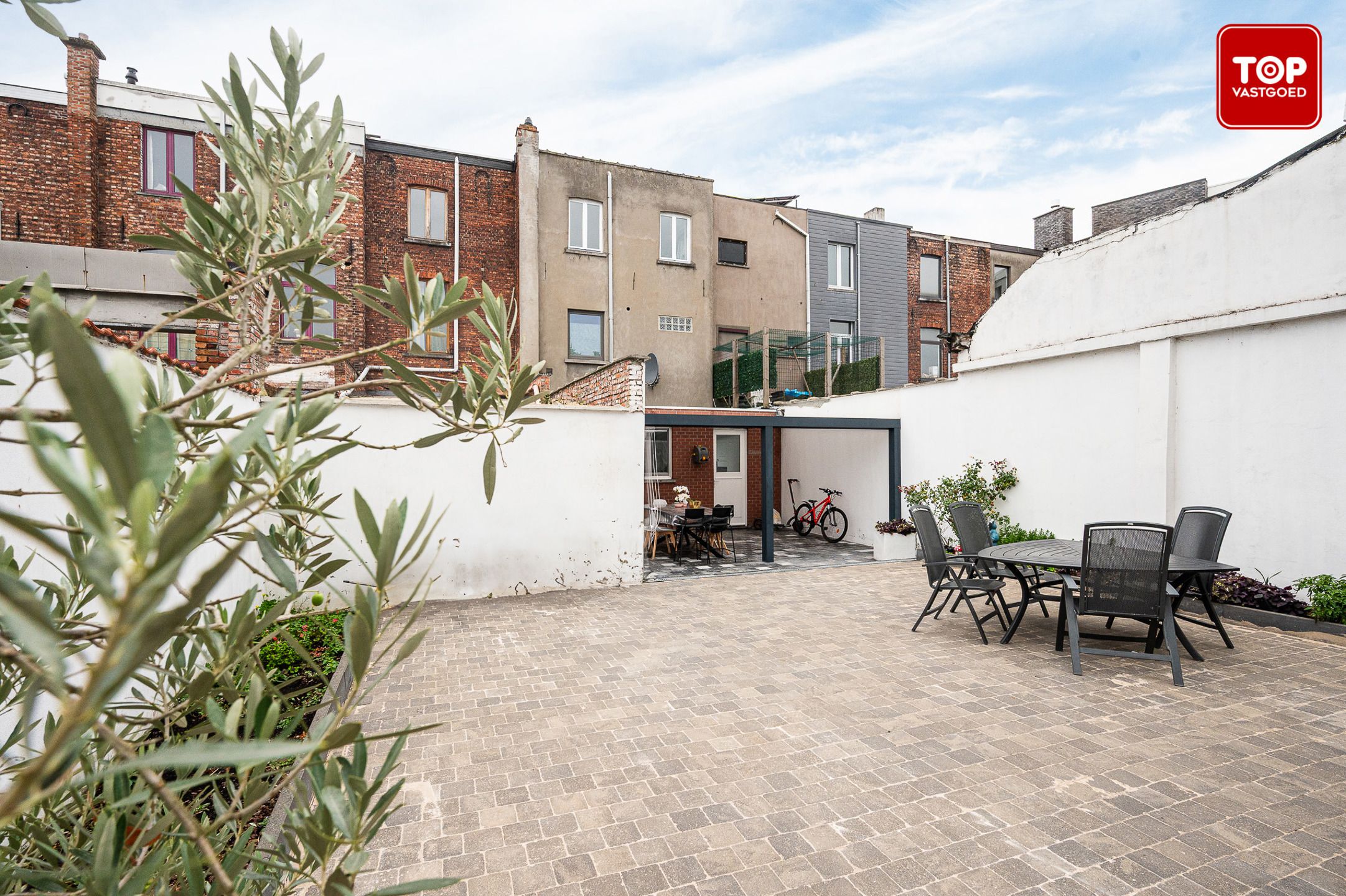 Gezellige gezinswoning met tuin en ruime inkom nabij Gent foto 2