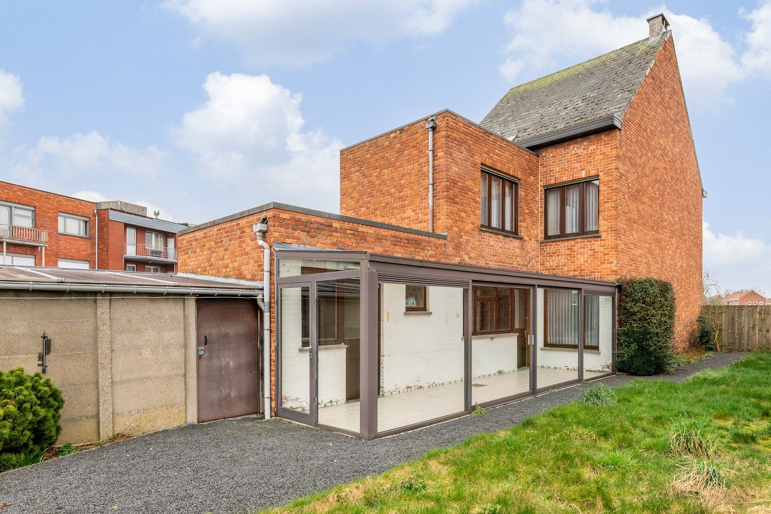 Gesloten bebouwing 219m² met naastliggend bouwgrond 231m² foto 27