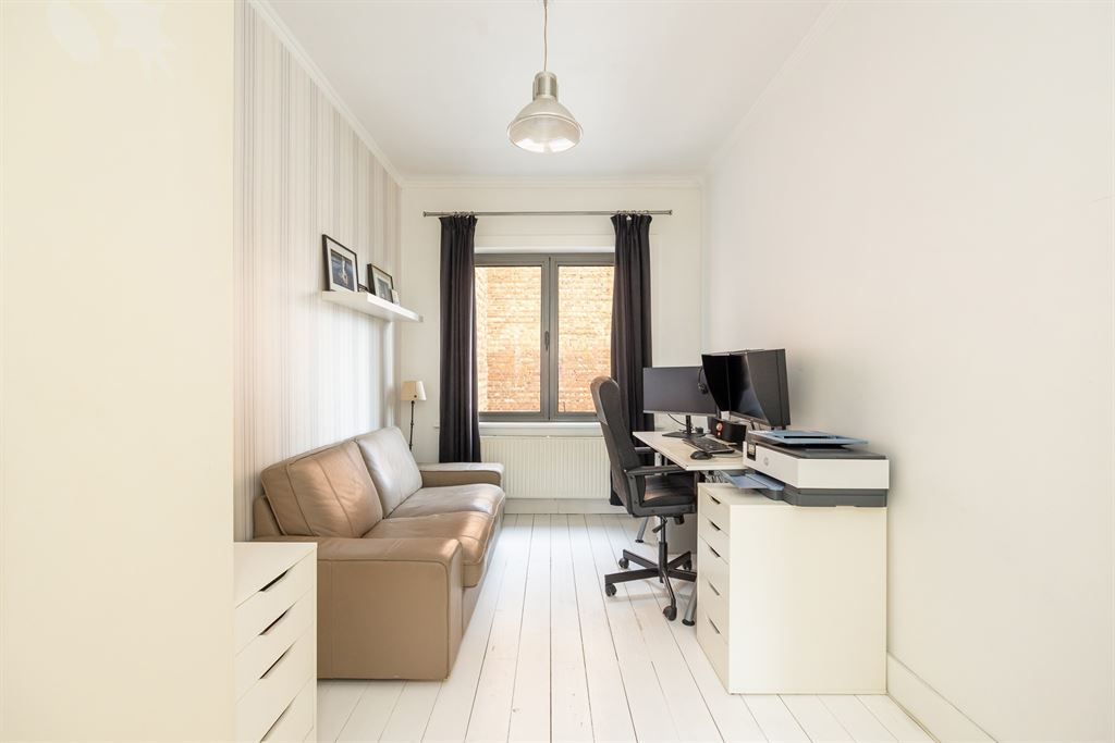 Lichte, instapklare woning met stadstuin foto 19