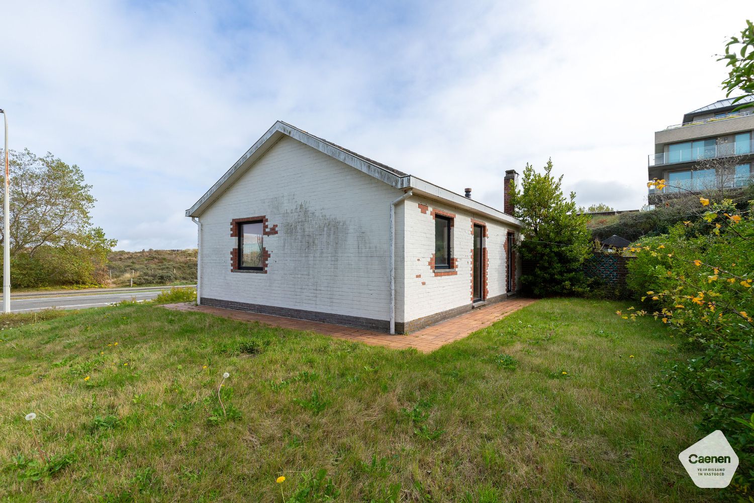 Fantastisch gelegen renovatieproject met veel potentieel foto 3